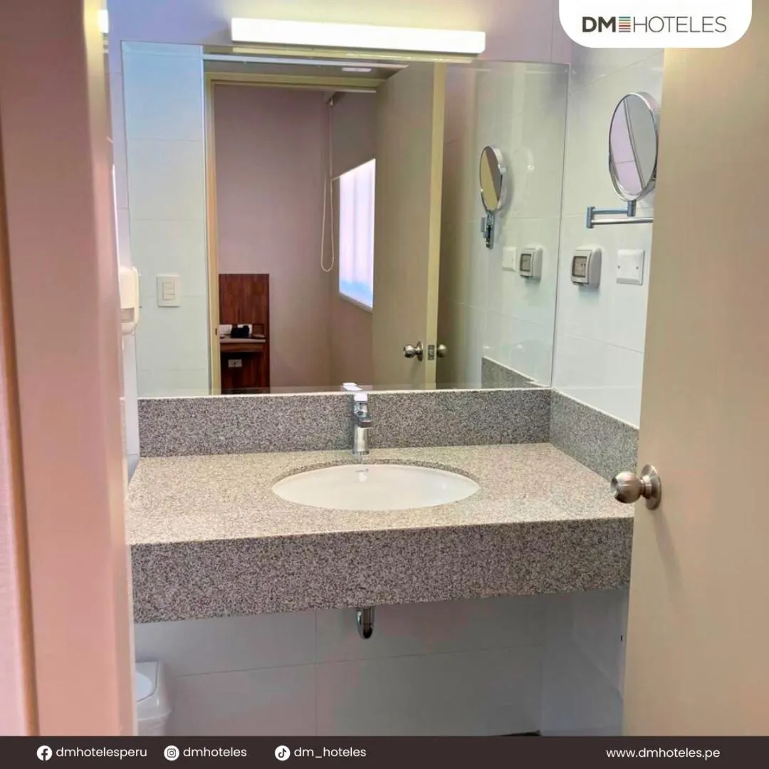 Bathroom in DM Hoteles Ayacucho