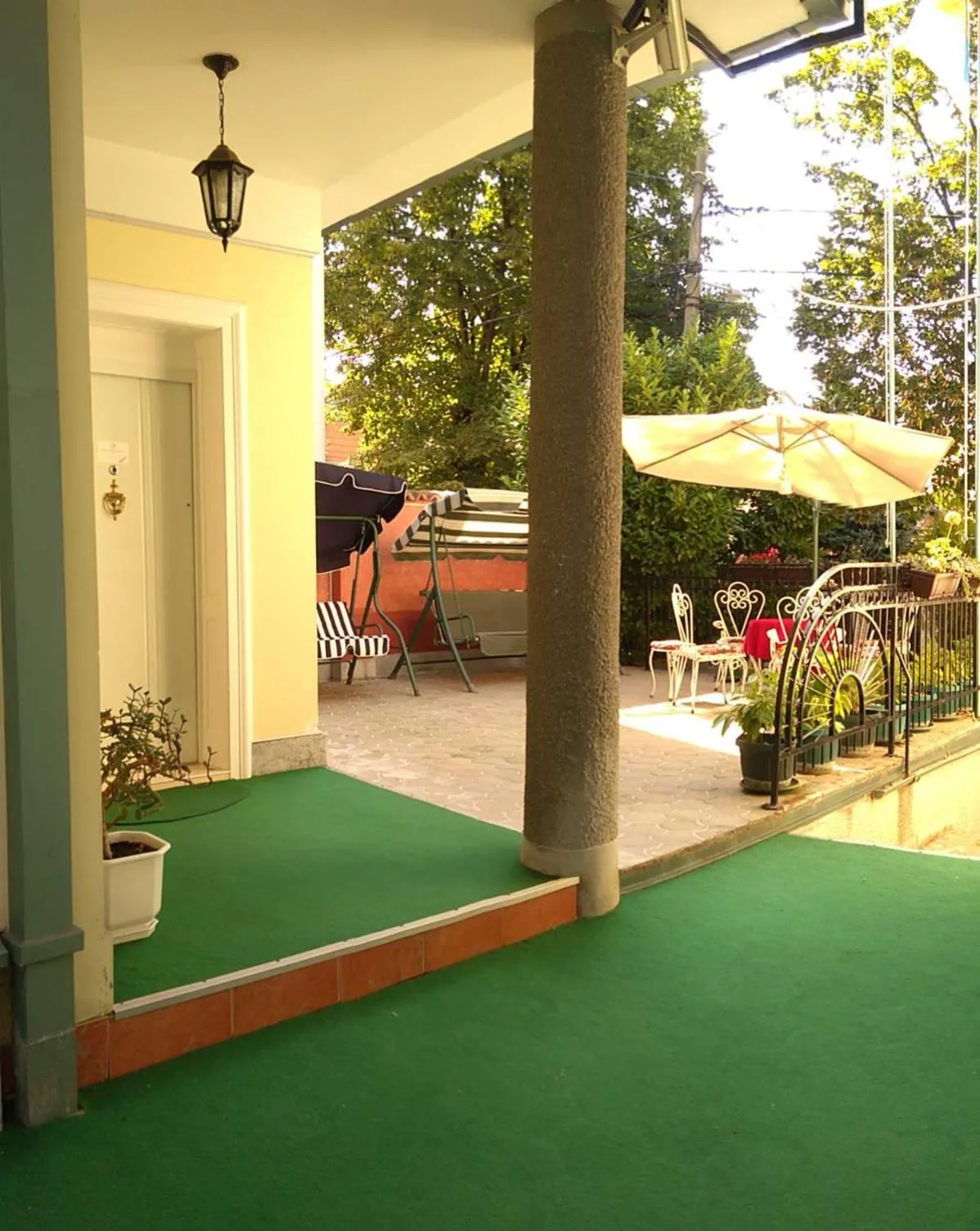 Resident hill resort