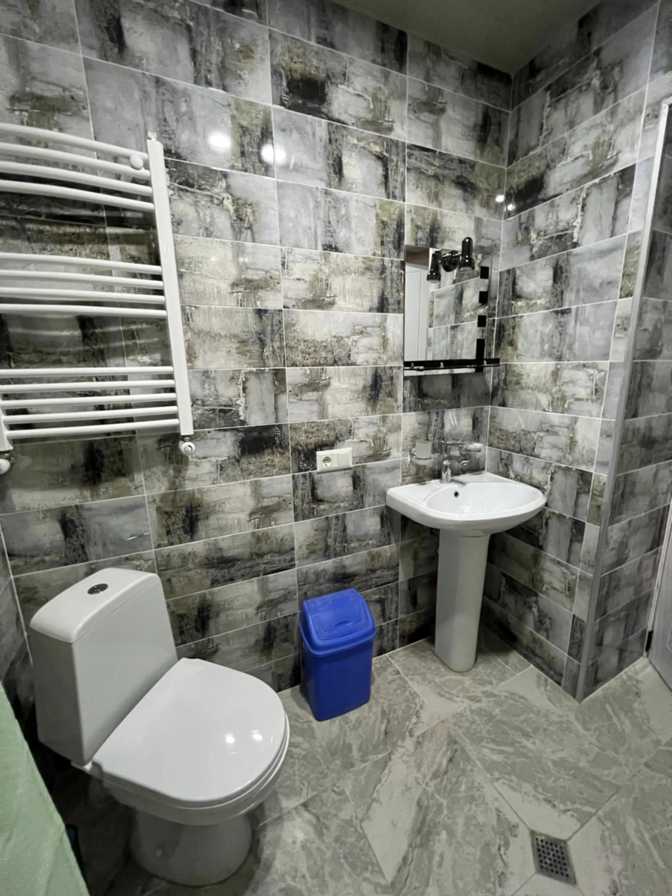 Toilet in Guest House Lali