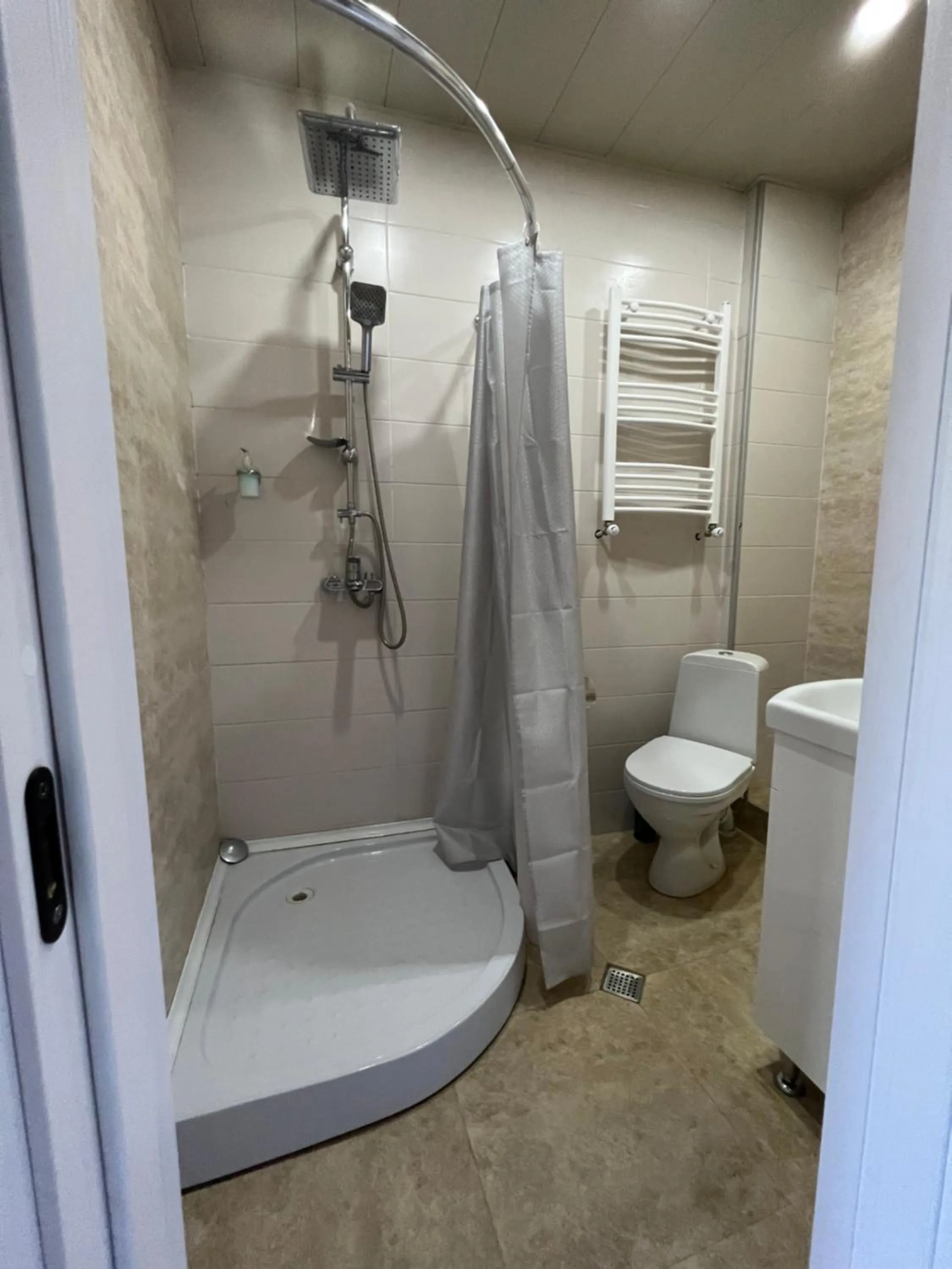 Shower in Guest House Lali