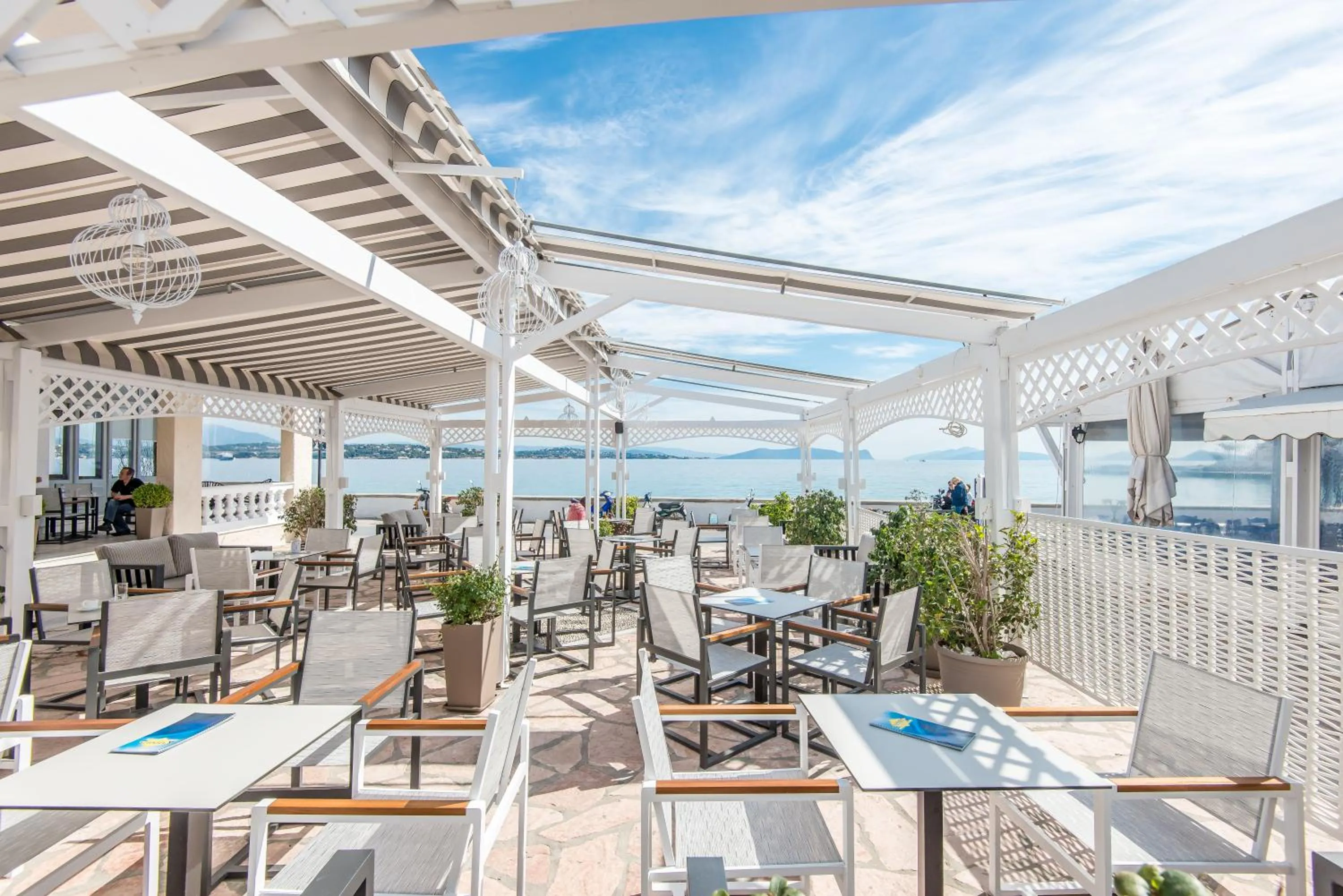 Area and facilities in Klimis Hotel