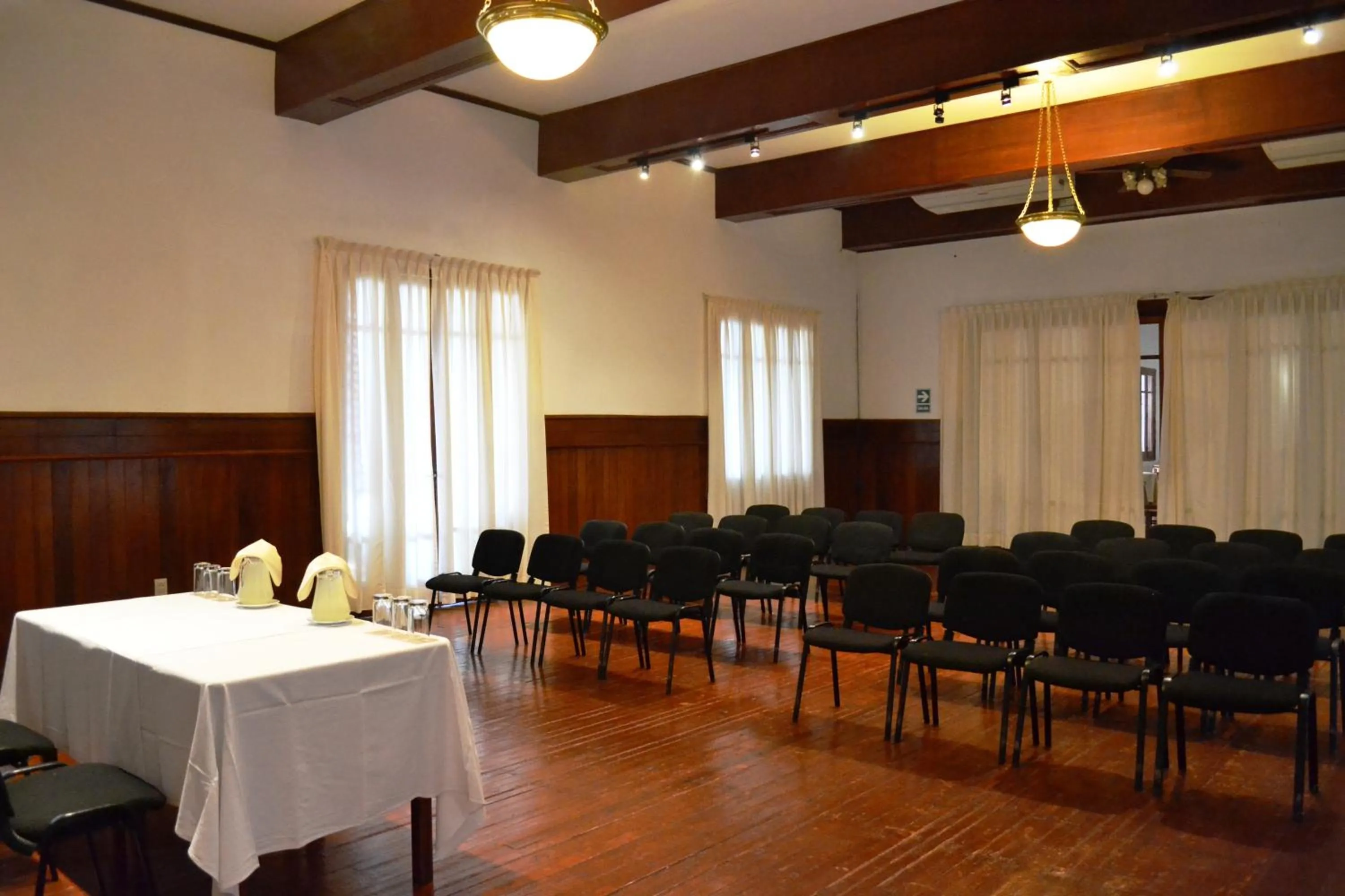 Business facilities in DM Hoteles Mossone - Ica