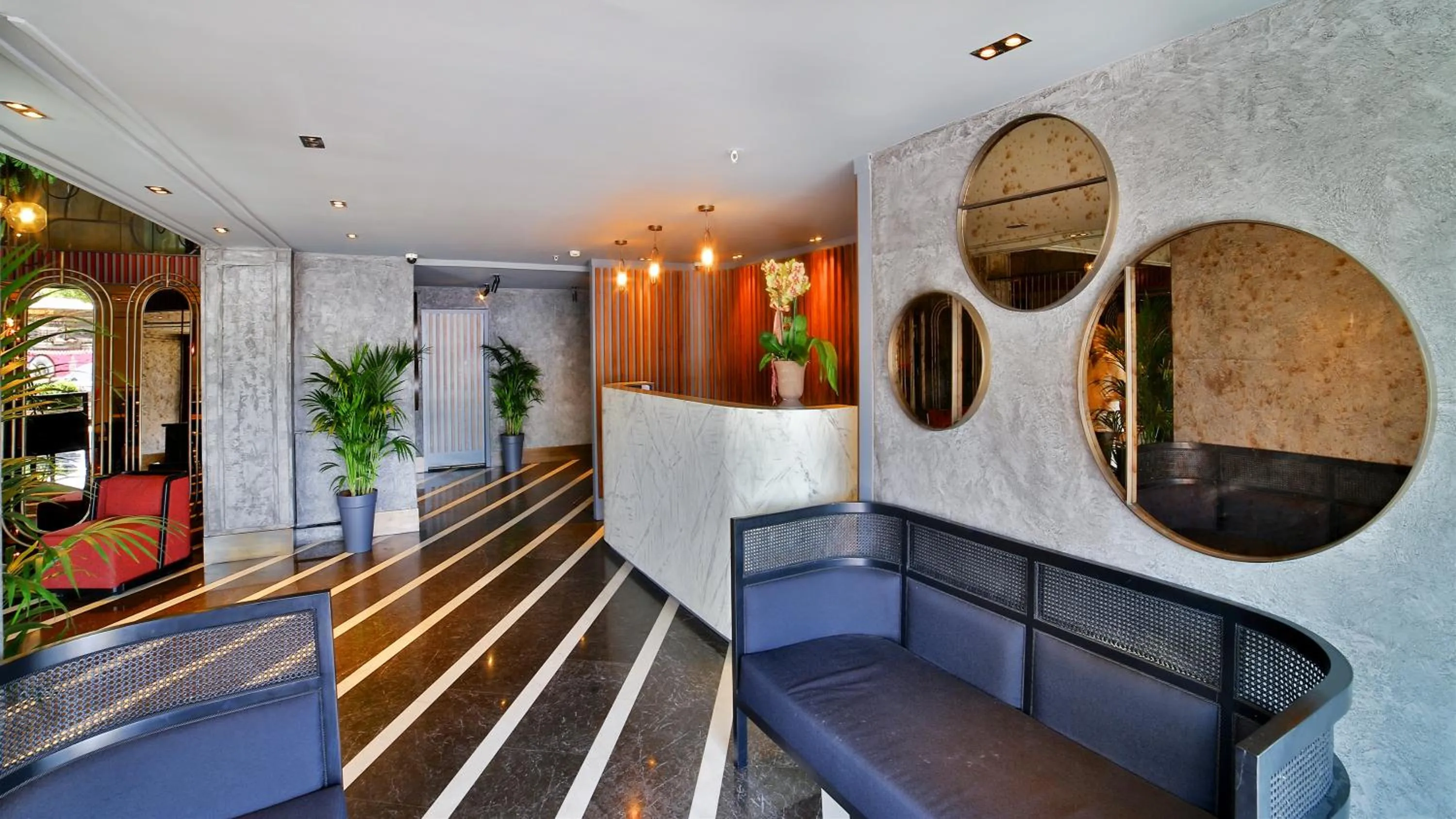 Lobby or reception in Zimmer Bosphorus Hotel