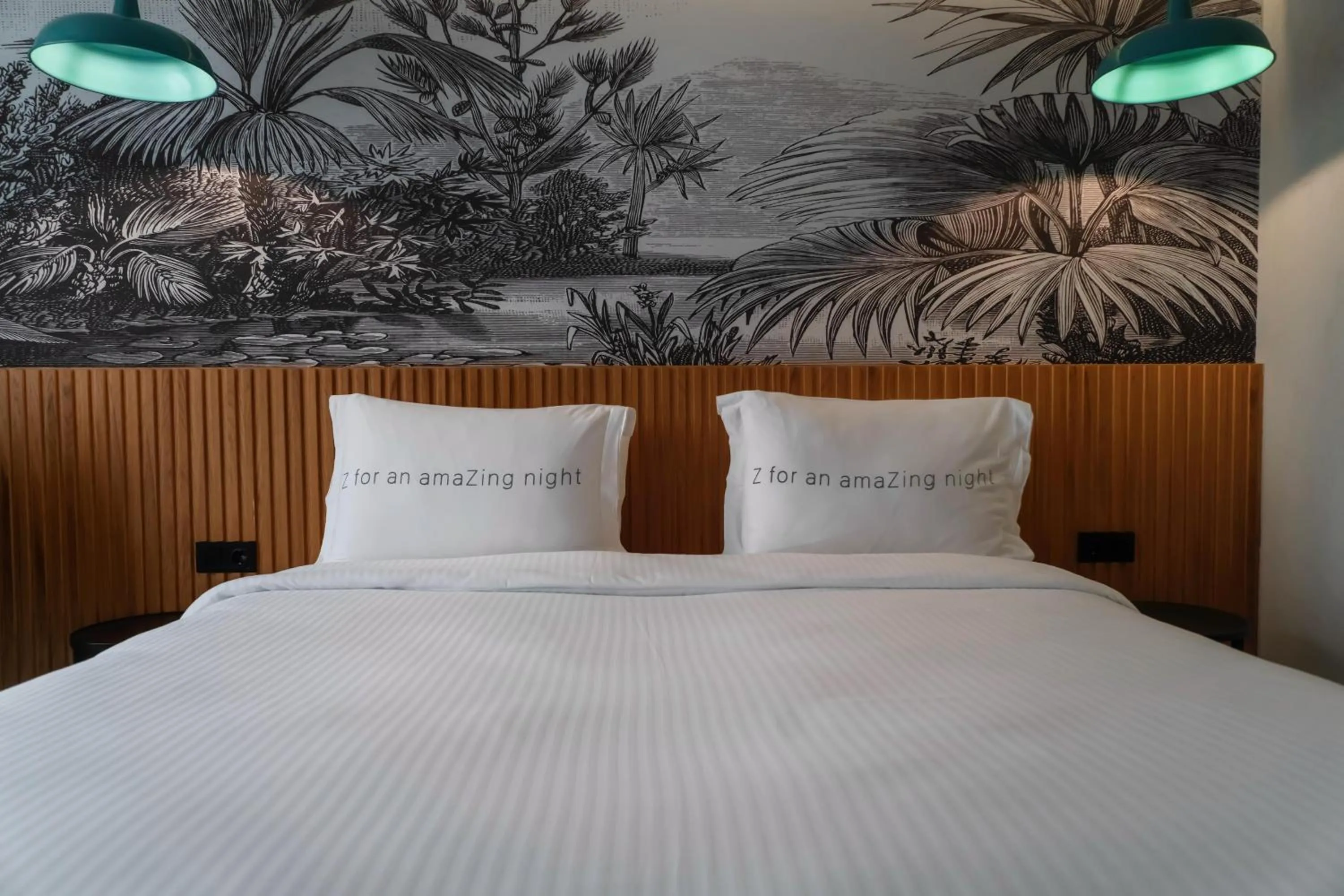 Sea view, Bed in Zimmer Bosphorus Hotel