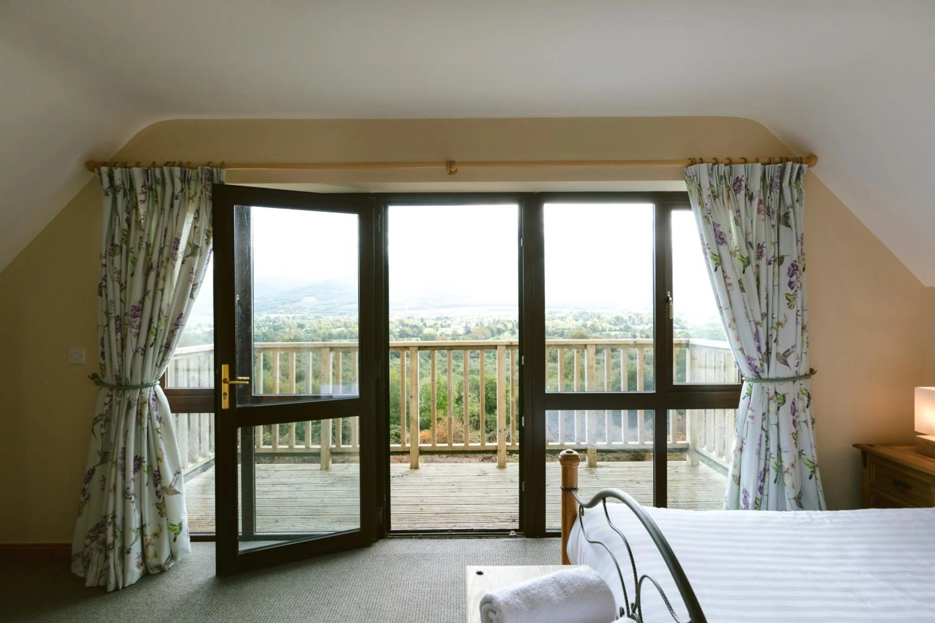 Balcony/Terrace, Bed in Aherlow House Hotel & Lodges
