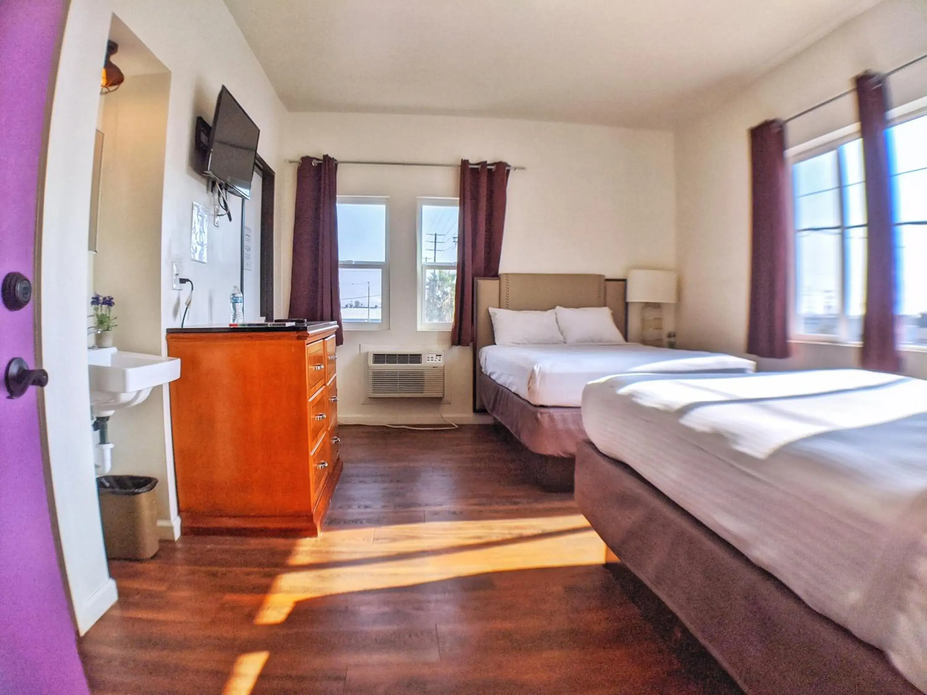 Comfort Quadruple Room in Anchor Pointe Inn Comfort Quadruple Room in Anchor Pointe Inn