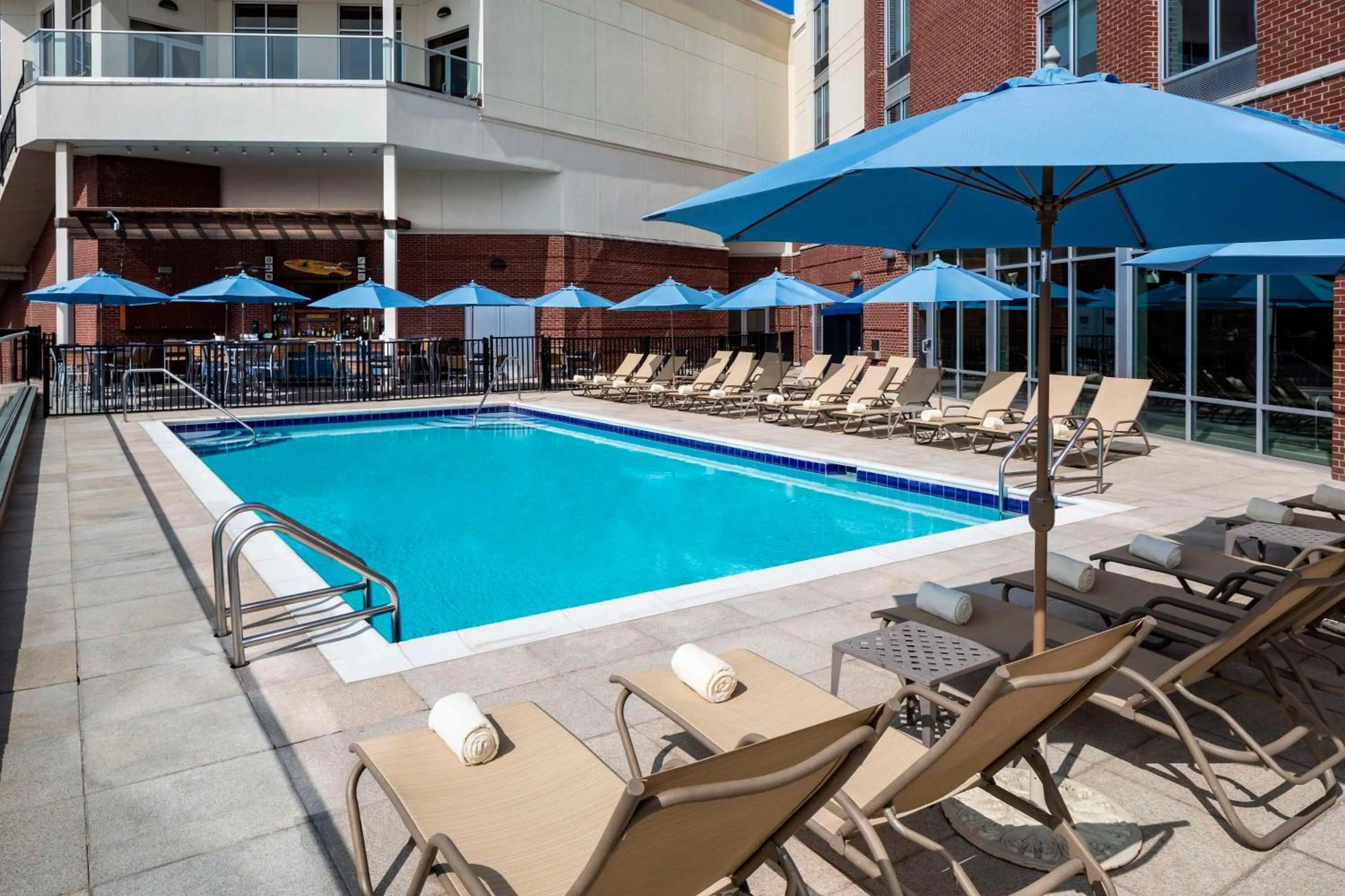 Swimming pool in Hyatt Place Long Island East End