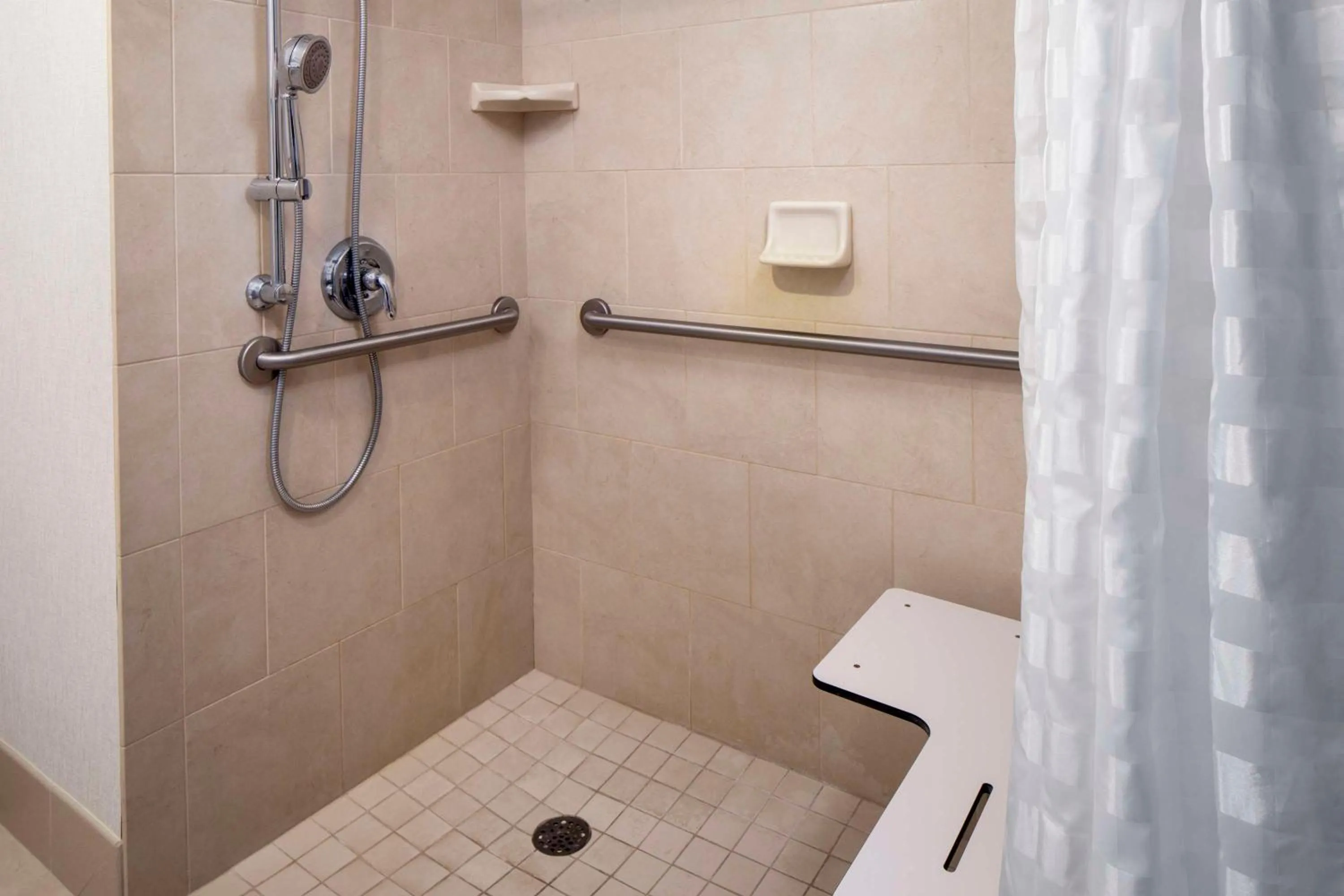 Bathroom in Hyatt Place Long Island East End