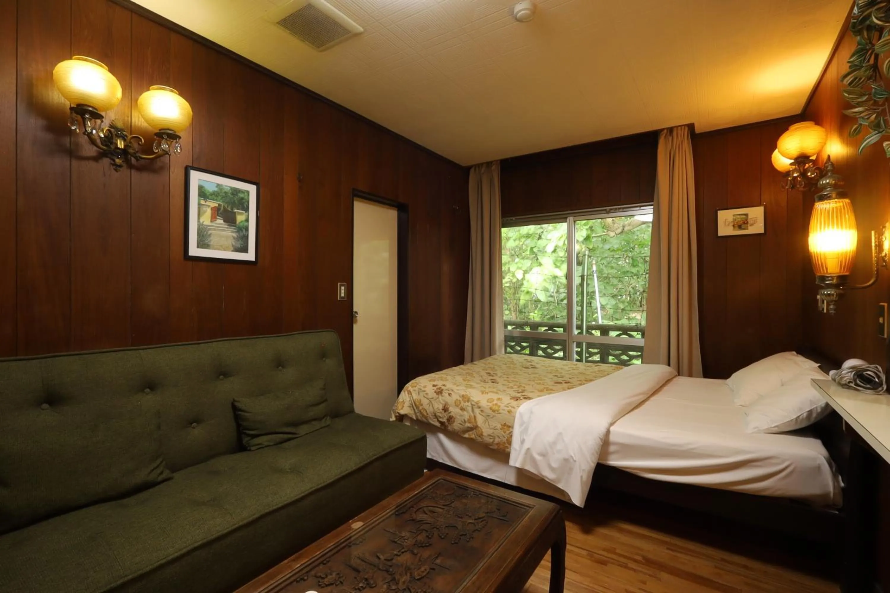 Bed in Shirahama Hotel