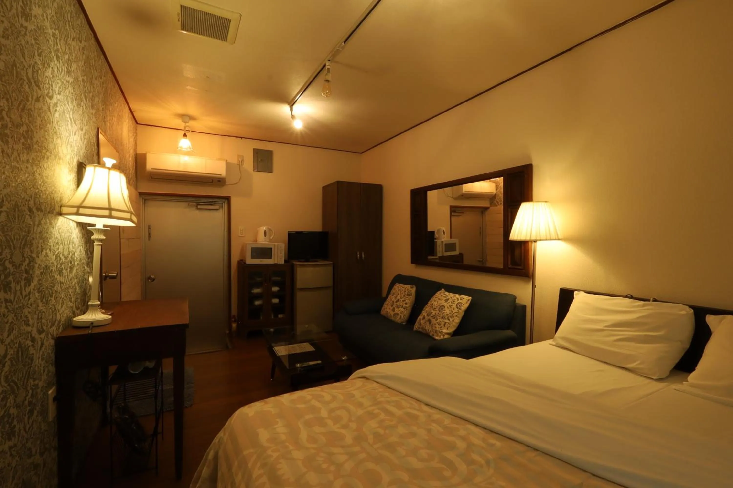 Bed in Shirahama Hotel