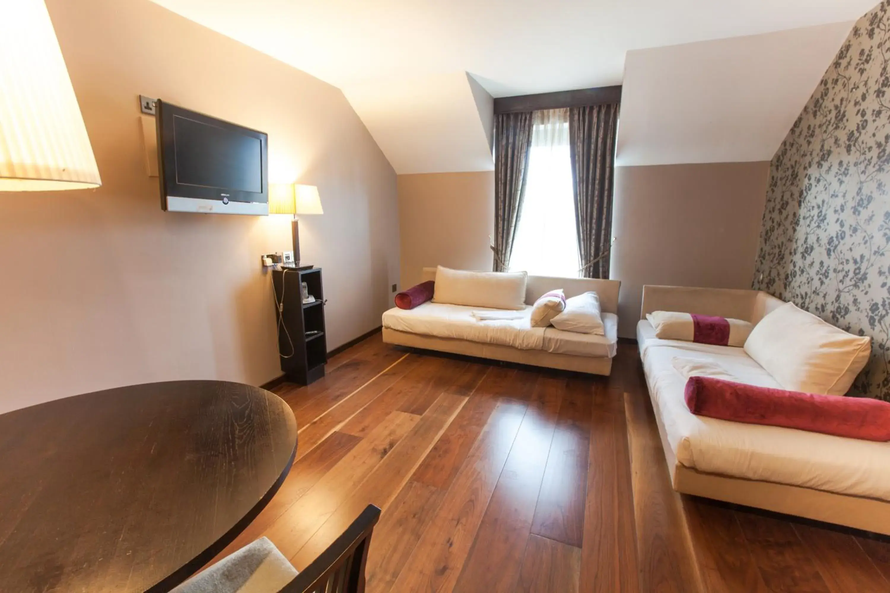 Bed in The Twelve Hotel Bed in The Twelve Hotel