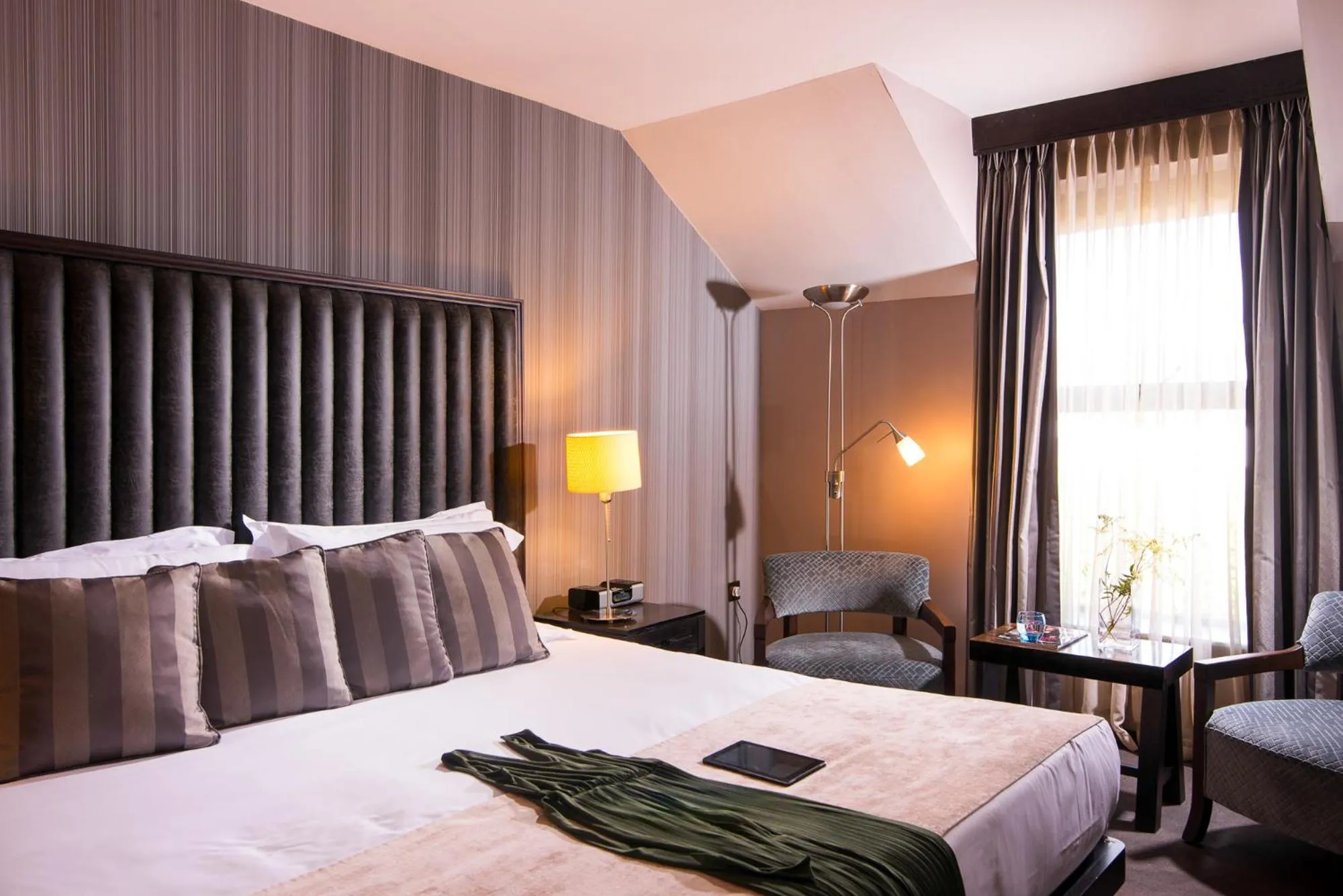 Bedroom, Bed in The Twelve Hotel