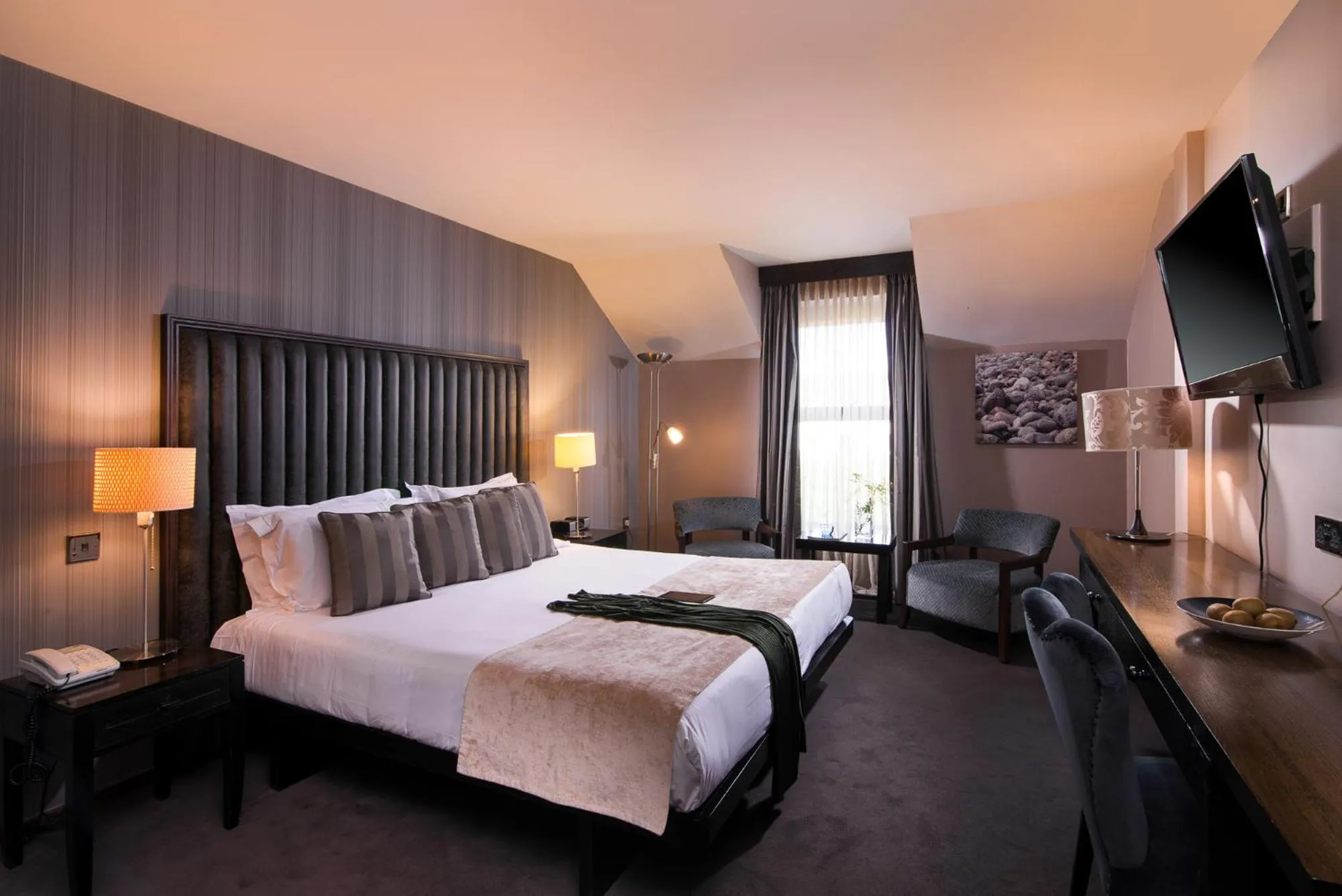 Photo of the whole room, Bed in The Twelve Hotel