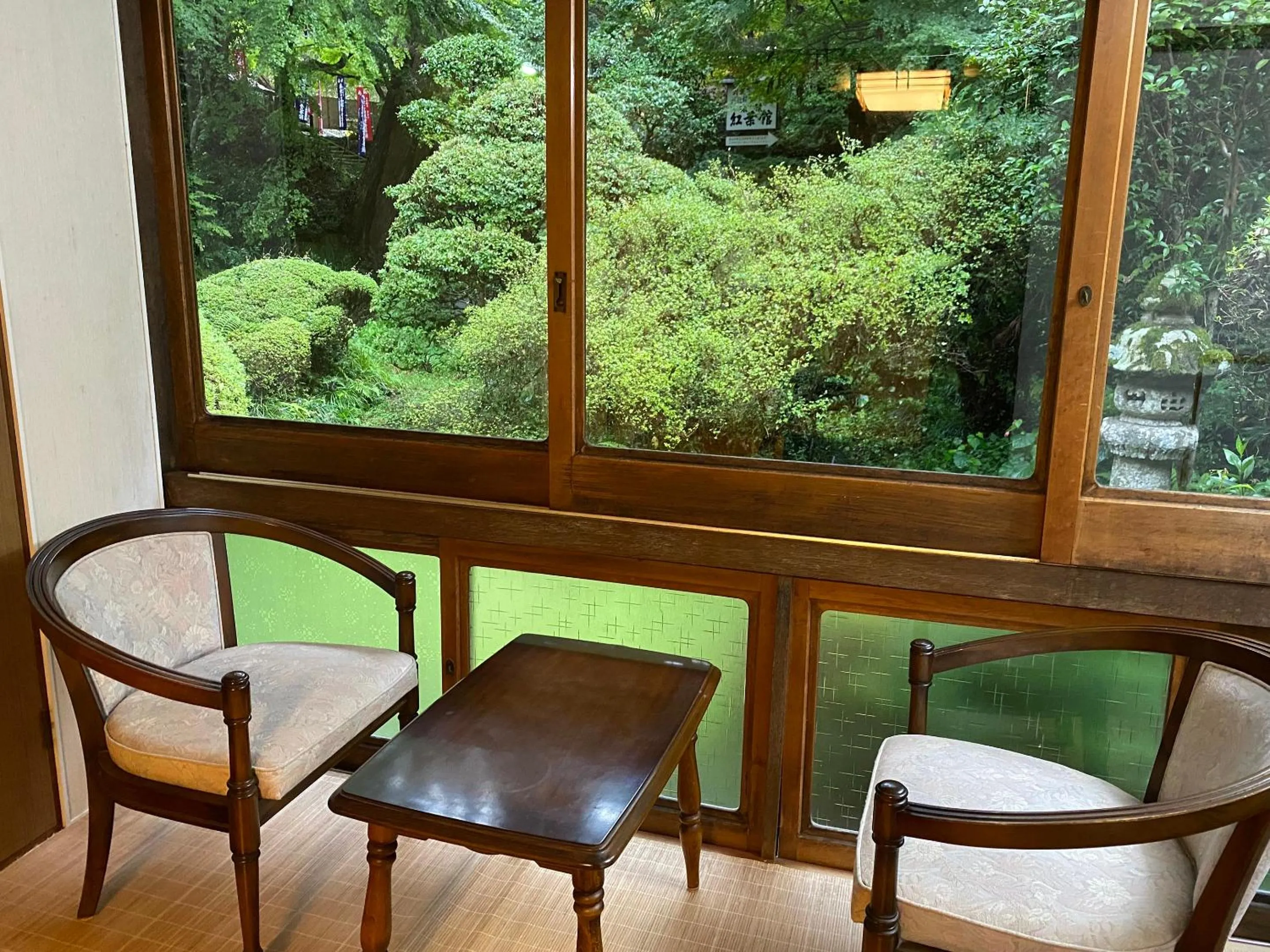 Photo of the whole room in Shokinkan