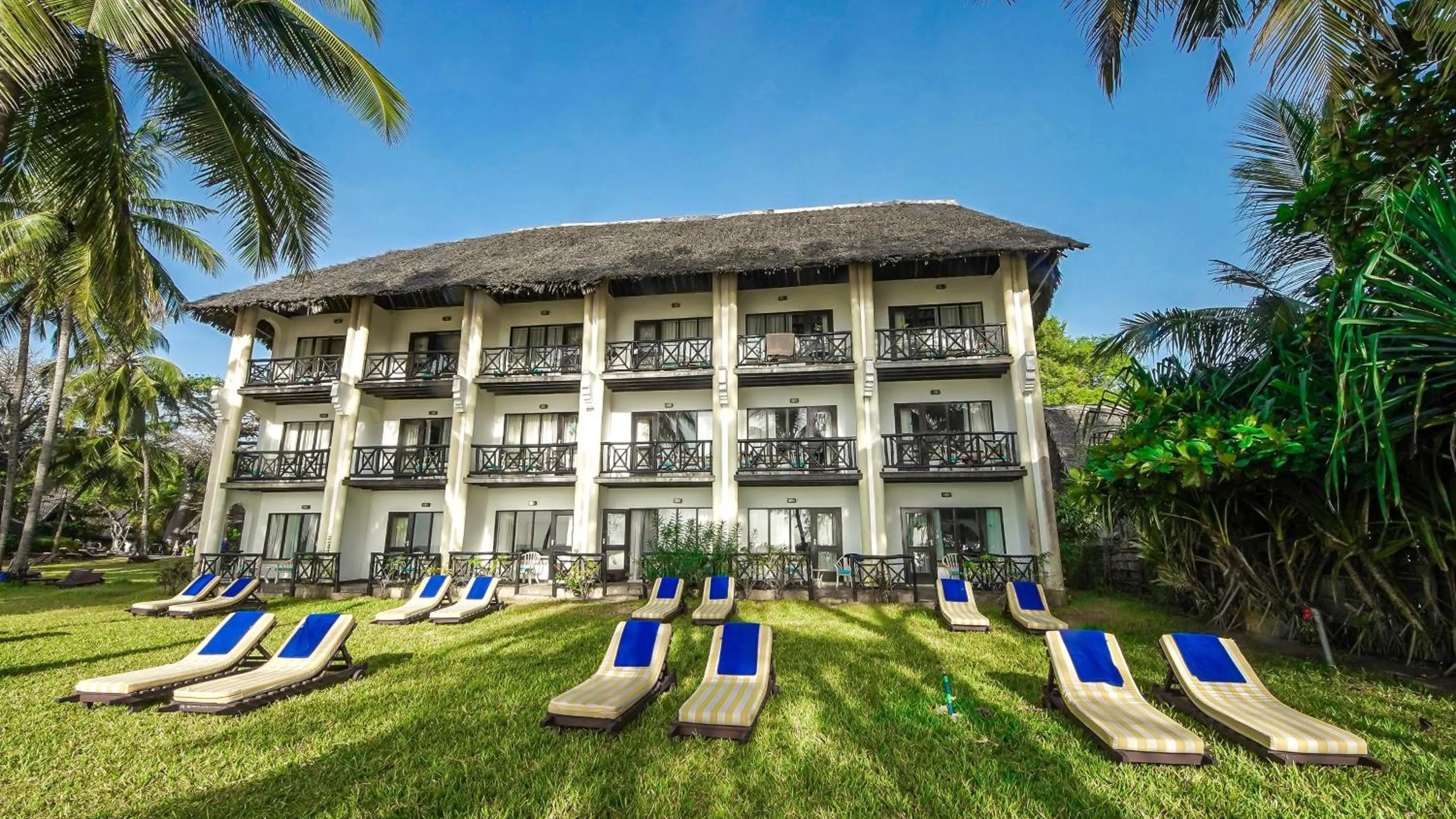 Papillon Lagoon Reef Hotel