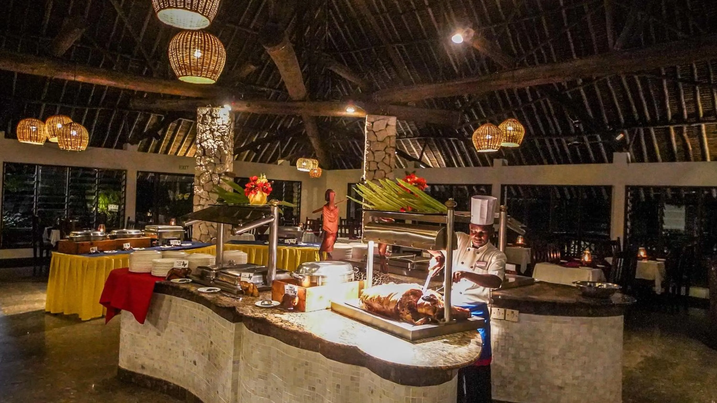 Restaurant/places to eat in Papillon Lagoon Reef Hotel