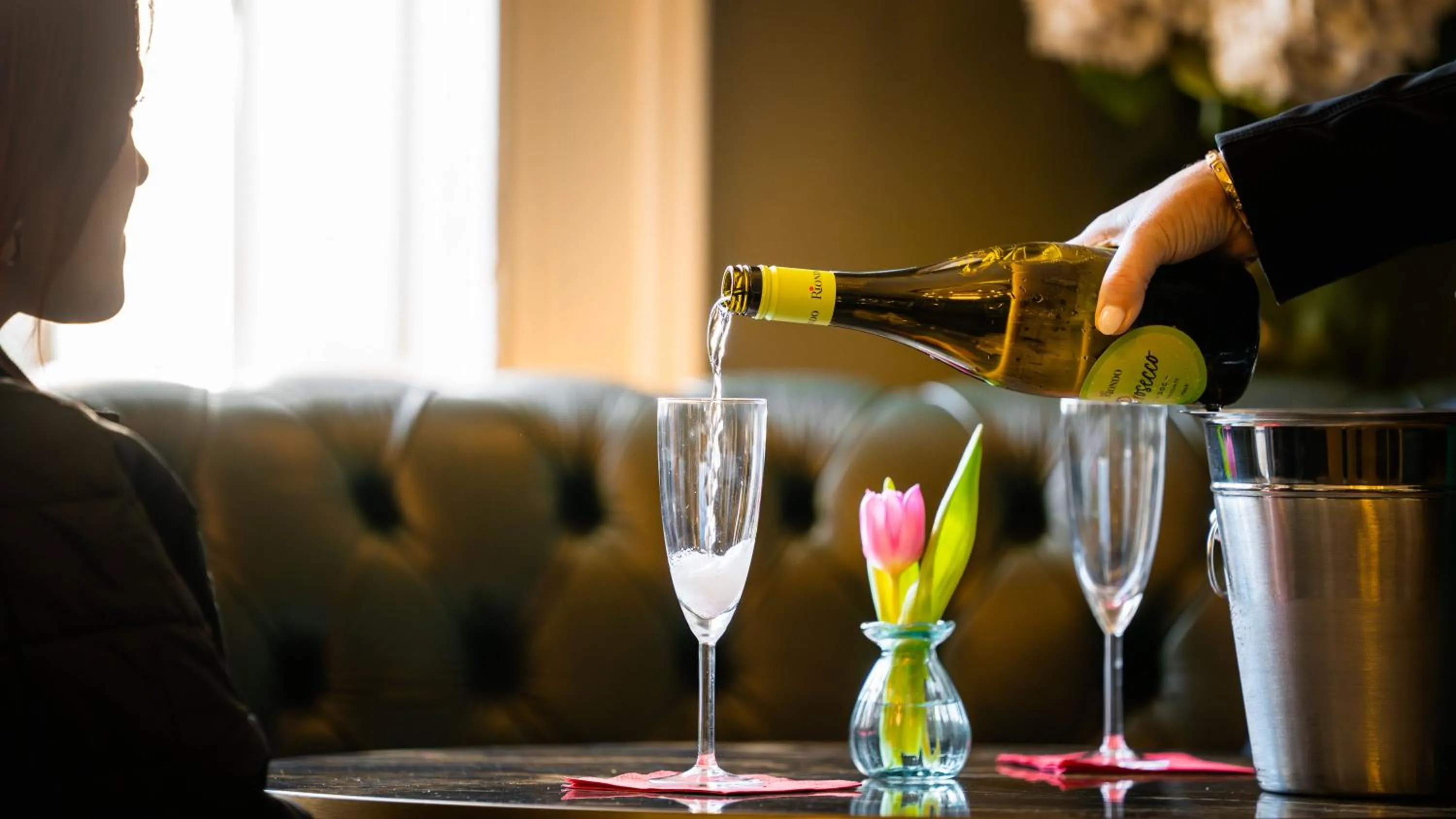 Restaurant/places to eat in Hotel St George by Nina