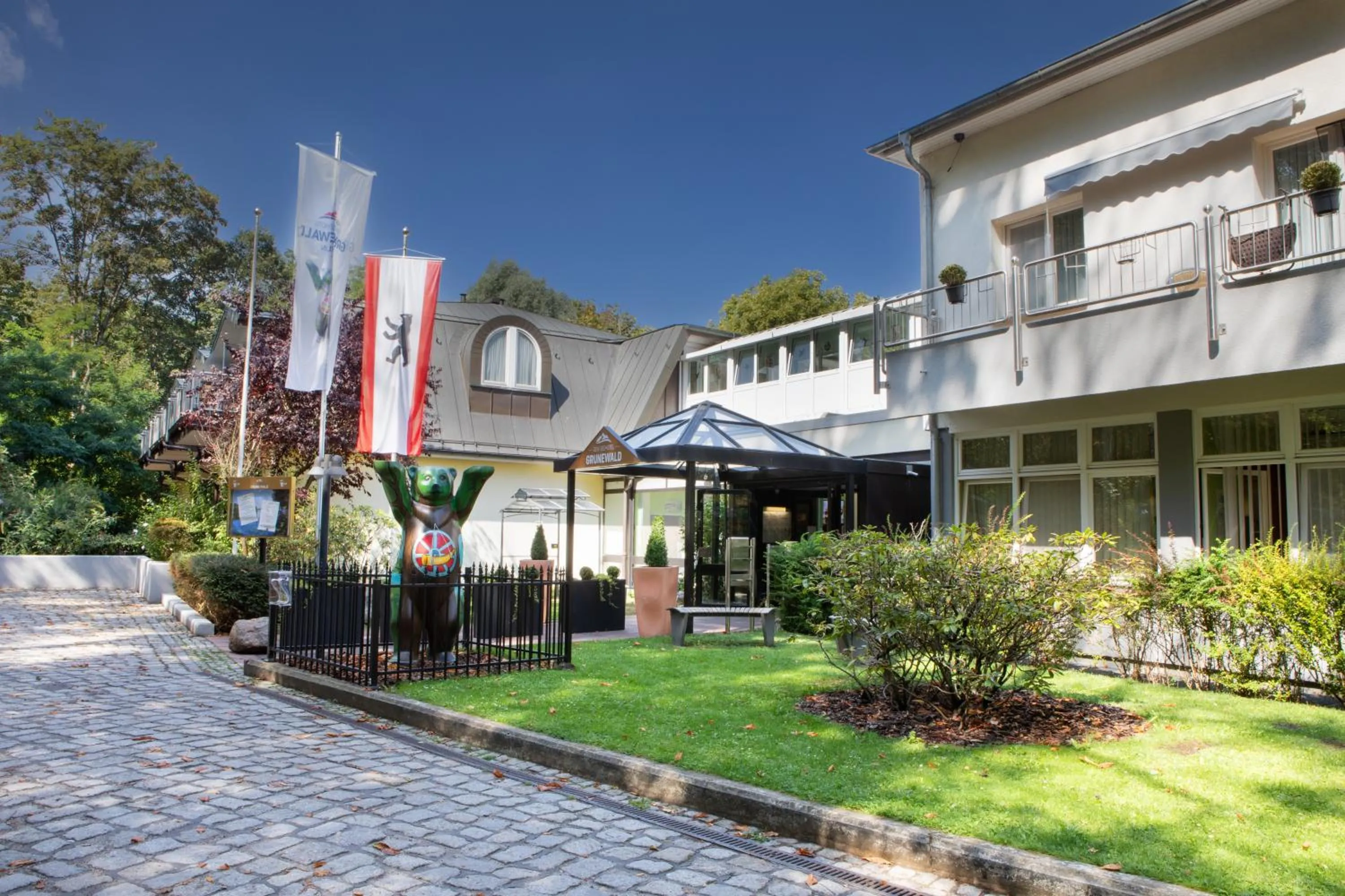 Property building in Seehotel Grunewald