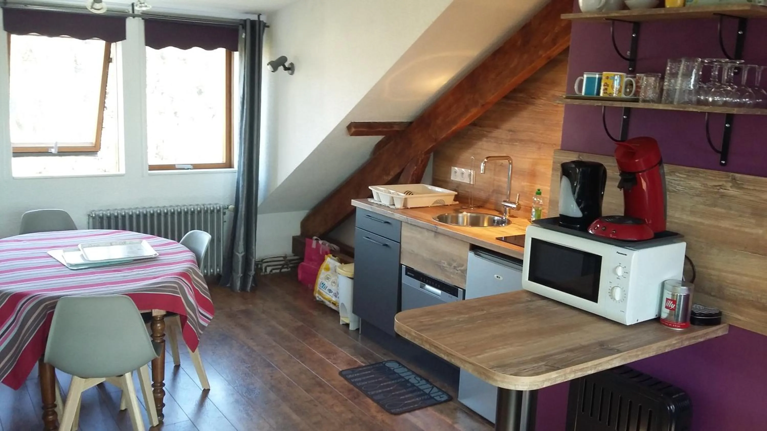 Kitchen or kitchenette in Les Chambres de l'Ile