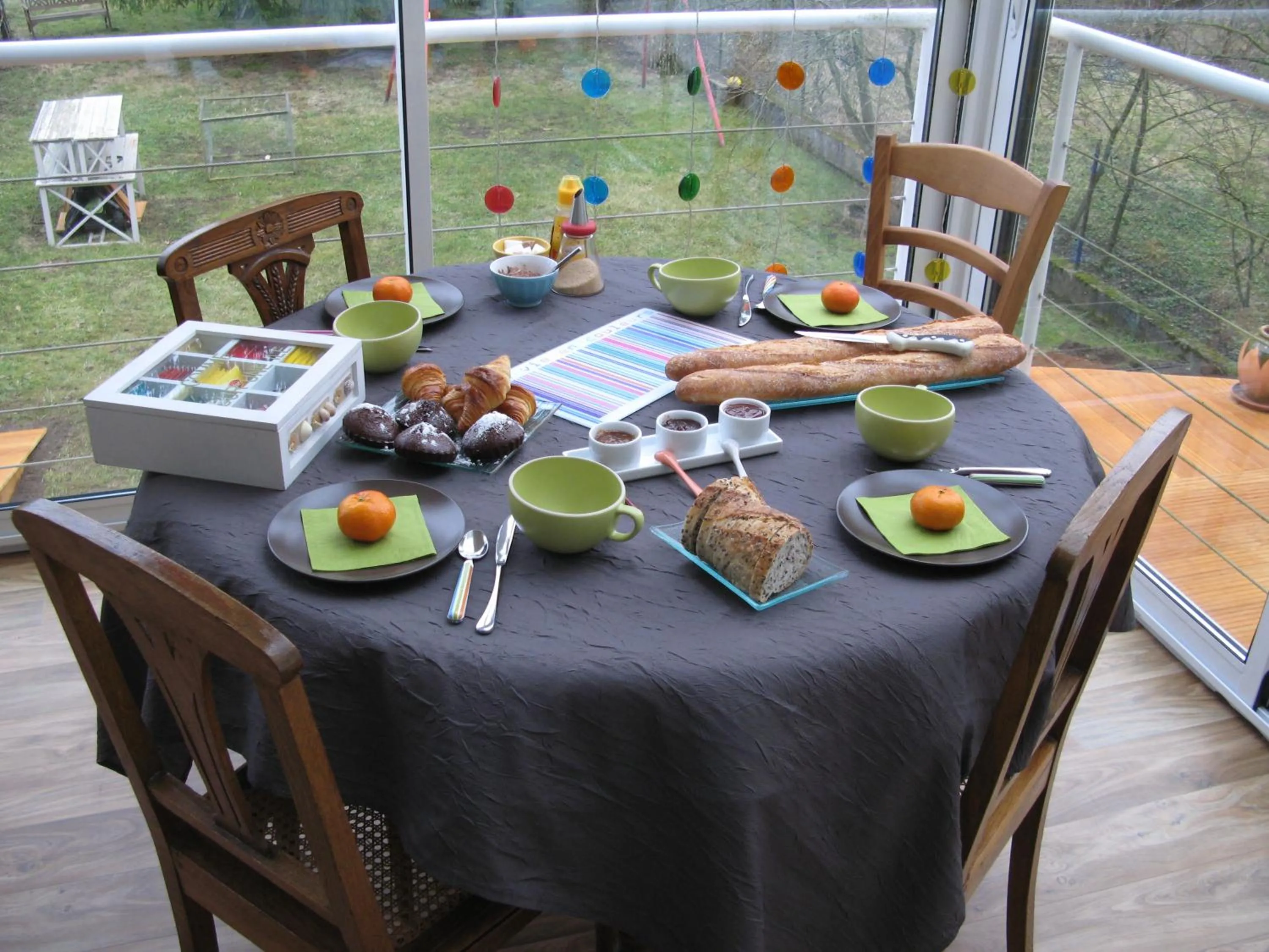 Continental breakfast in Les Chambres de l'Ile