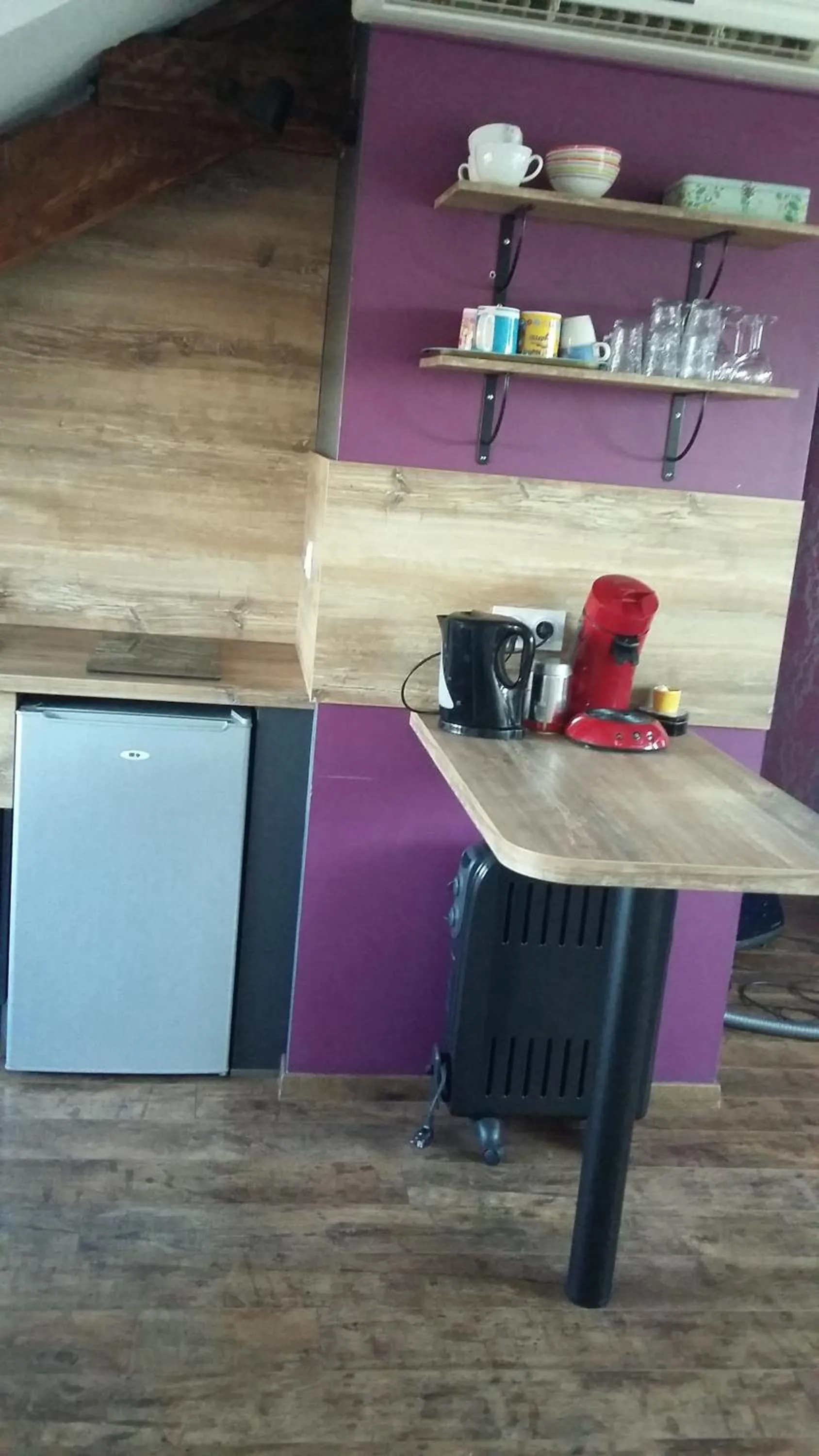 kitchen in Les Chambres de l'Ile