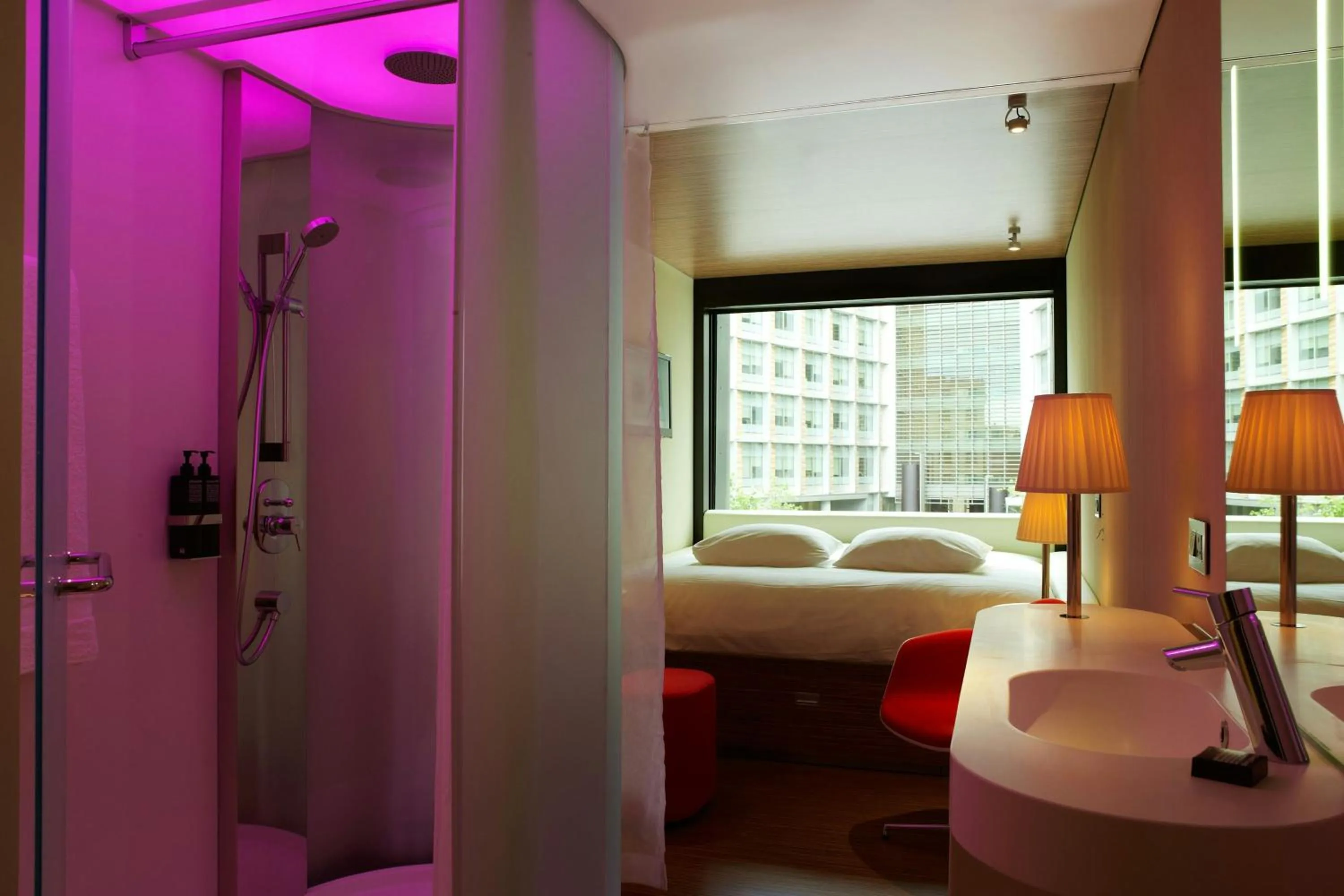 Bedroom, Bed in citizenM London Bankside