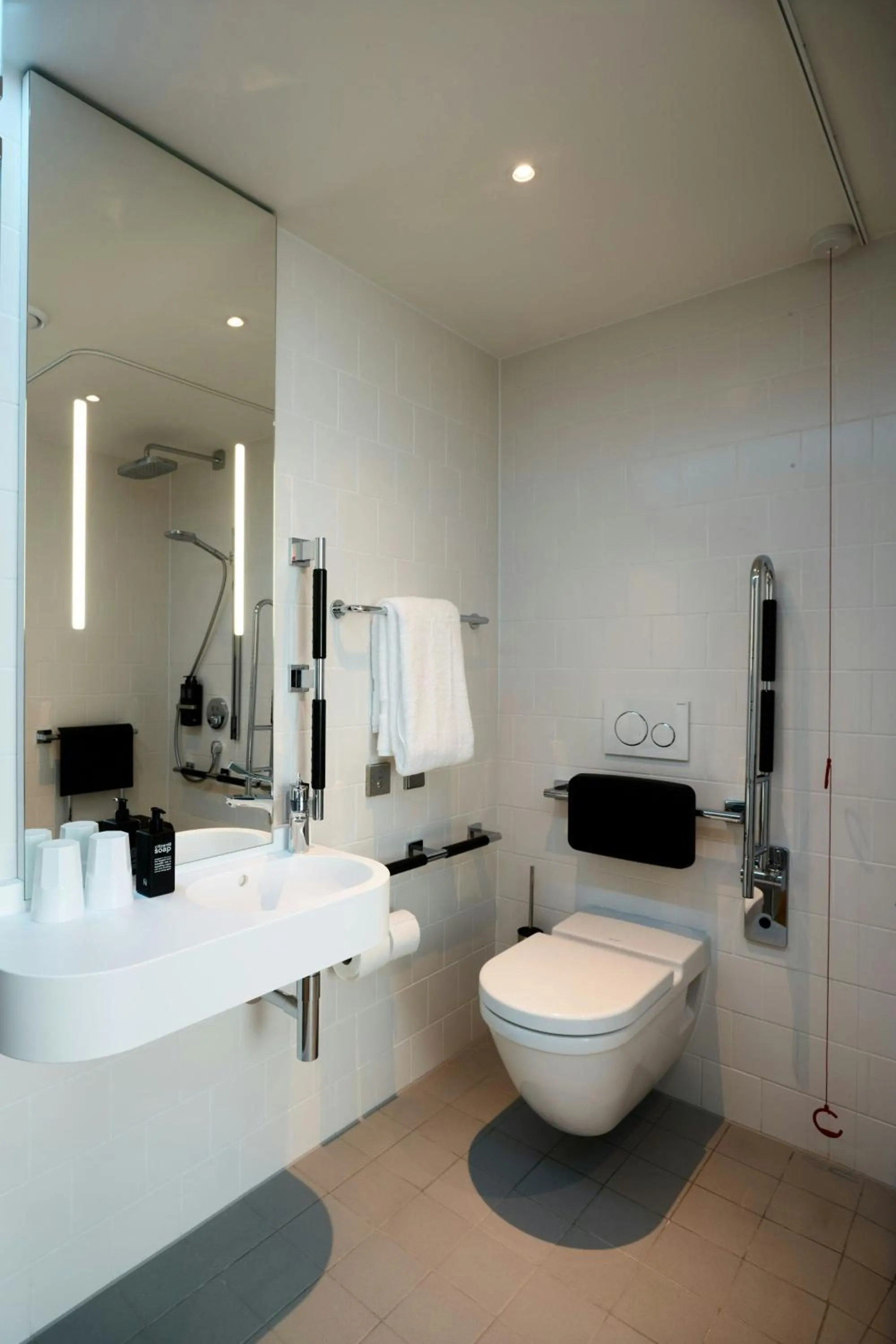 Bathroom in citizenM London Bankside