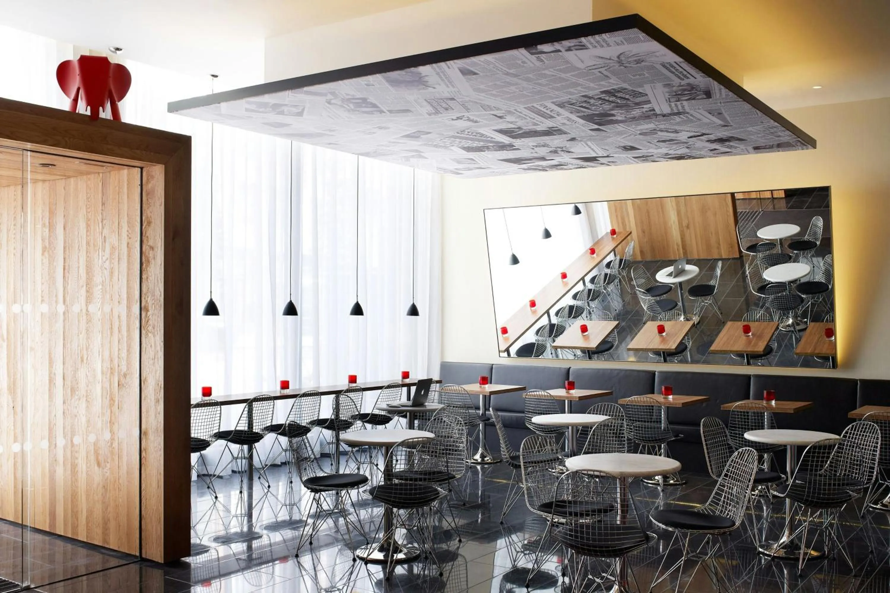 Restaurant/places to eat in citizenM London Bankside