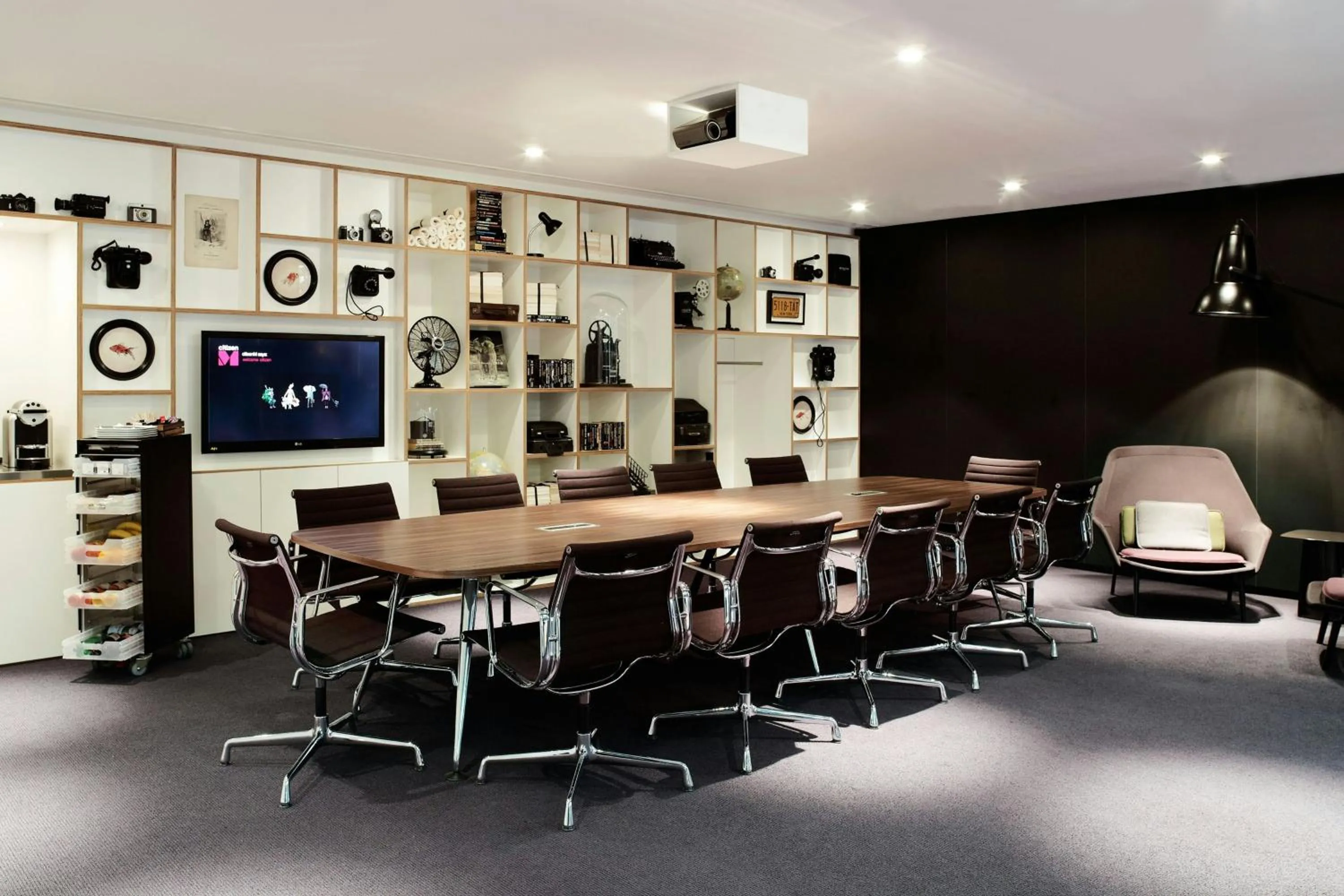 Meeting/conference room in citizenM London Bankside