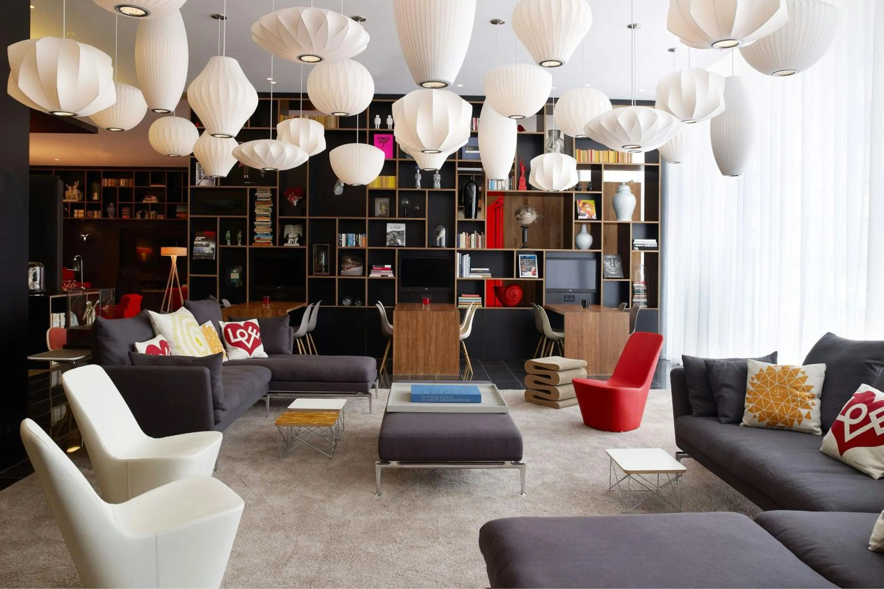 Lobby or reception in citizenM London Bankside