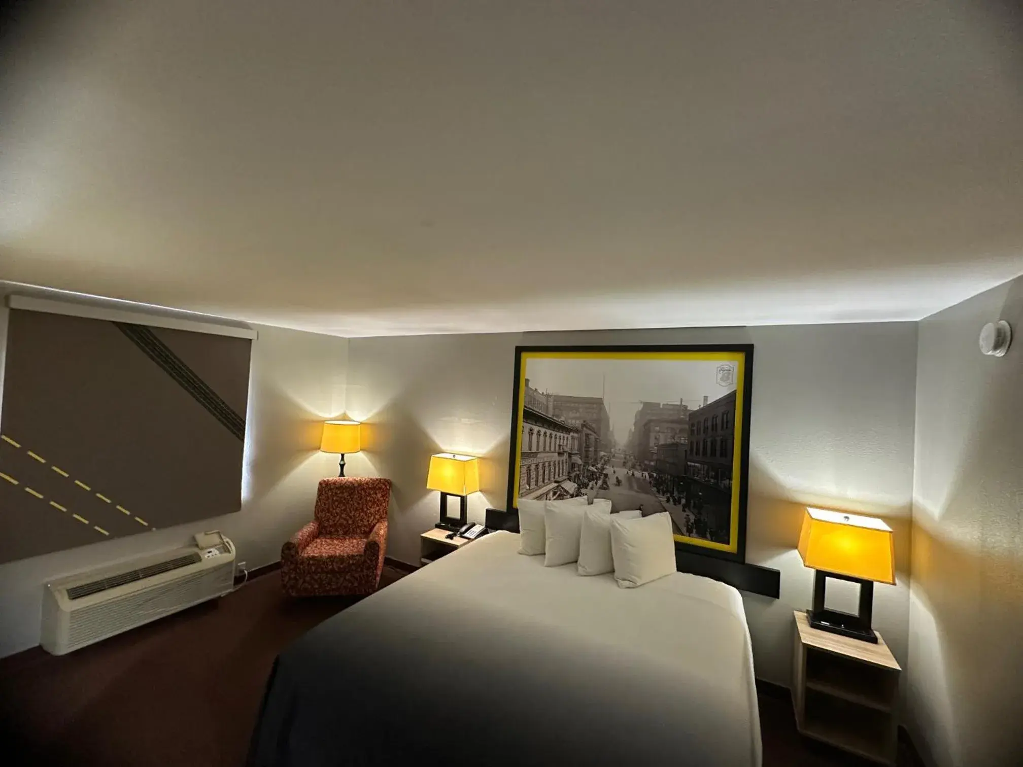 Photo of the whole room, Bed in Super 8 by Wyndham Fort Scott Photo of the whole room, Bed in Super 8 by Wyndham Fort Scott