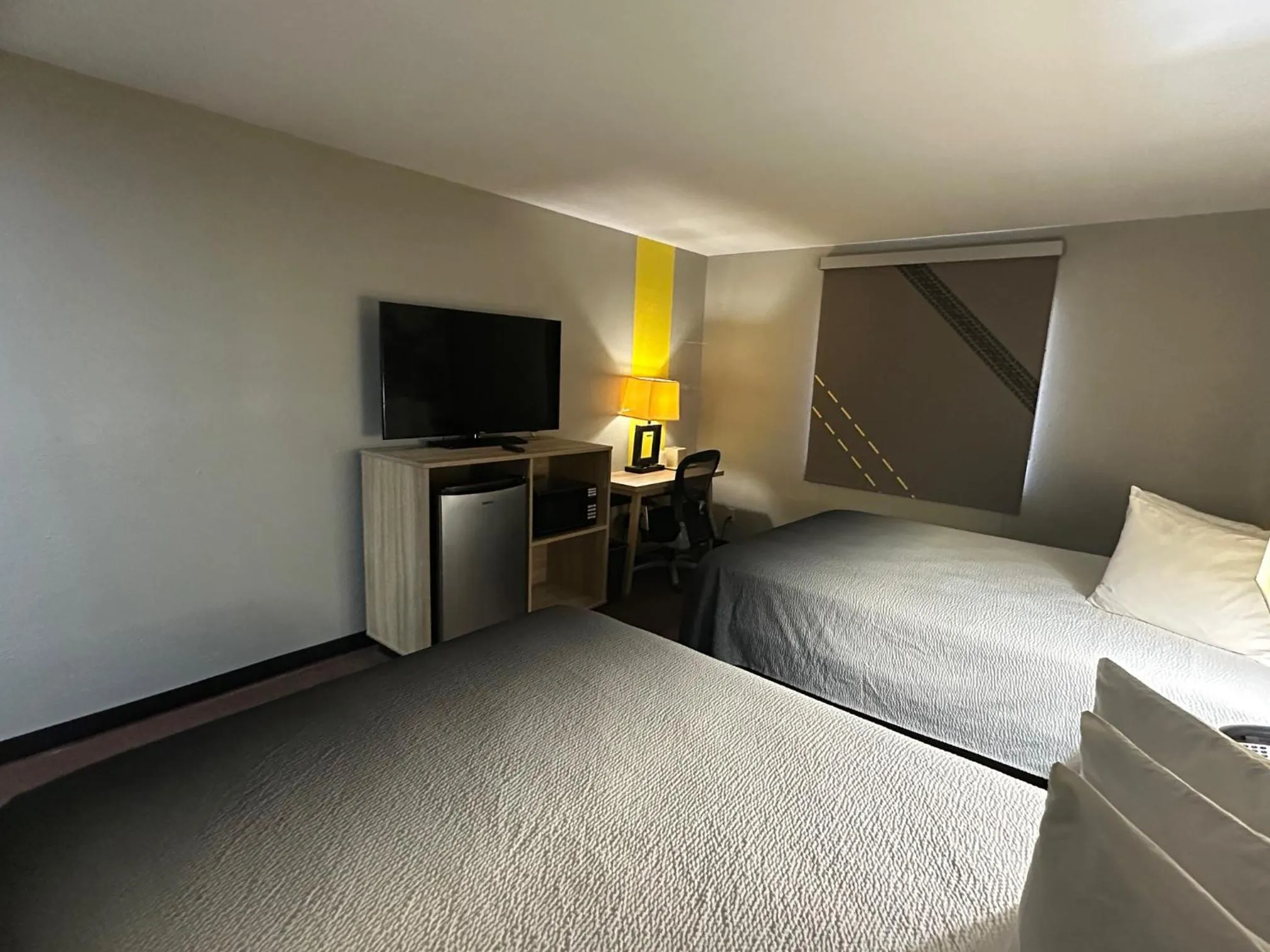 Bedroom, Bed in Super 8 by Wyndham Fort Scott