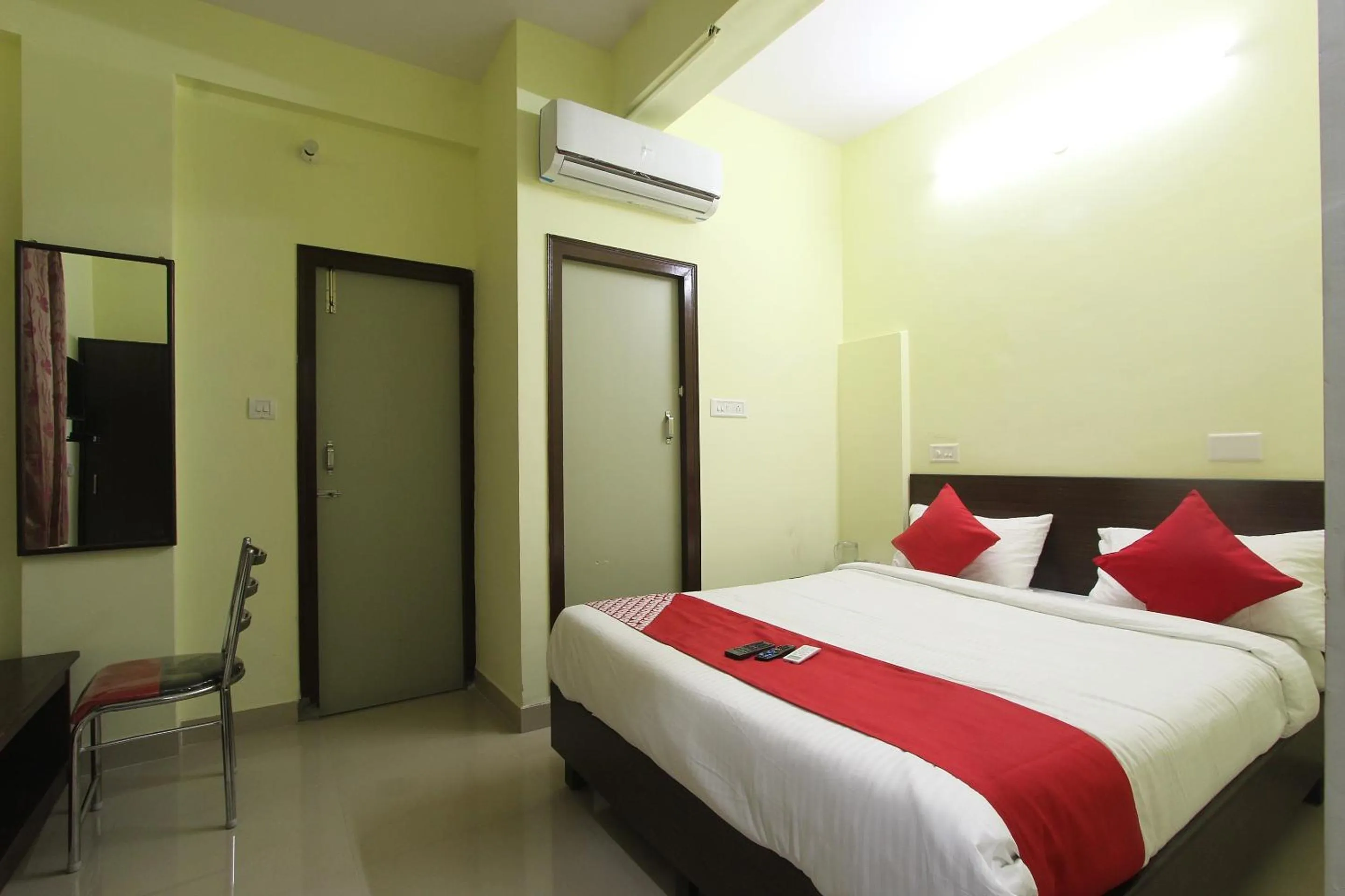 Bedroom, Bed in Hotel O V R Residency Near Sri Amruth Chithra Mandira