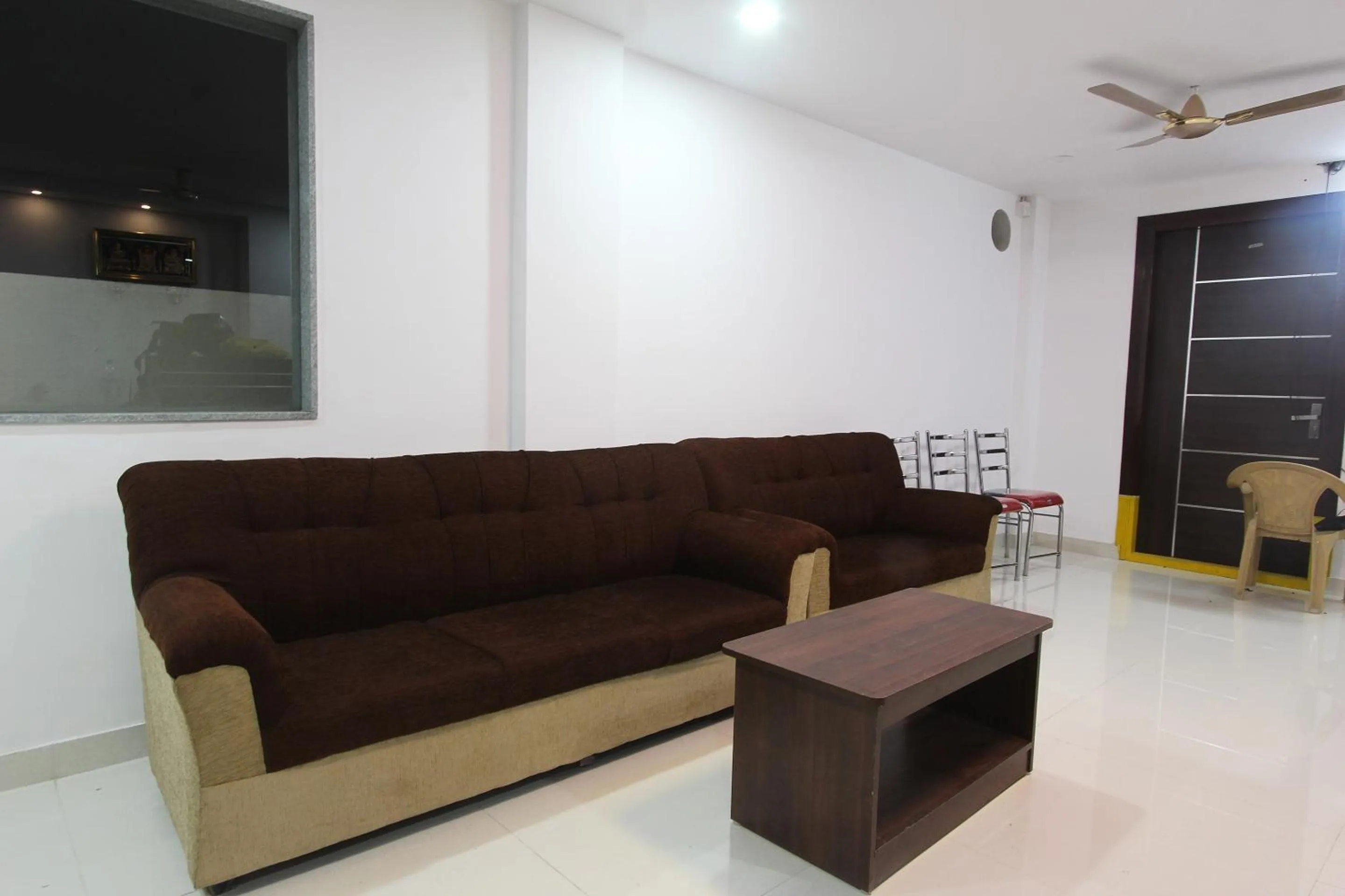 Lobby or reception in Hotel O V R Residency Near Sri Amruth Chithra Mandira