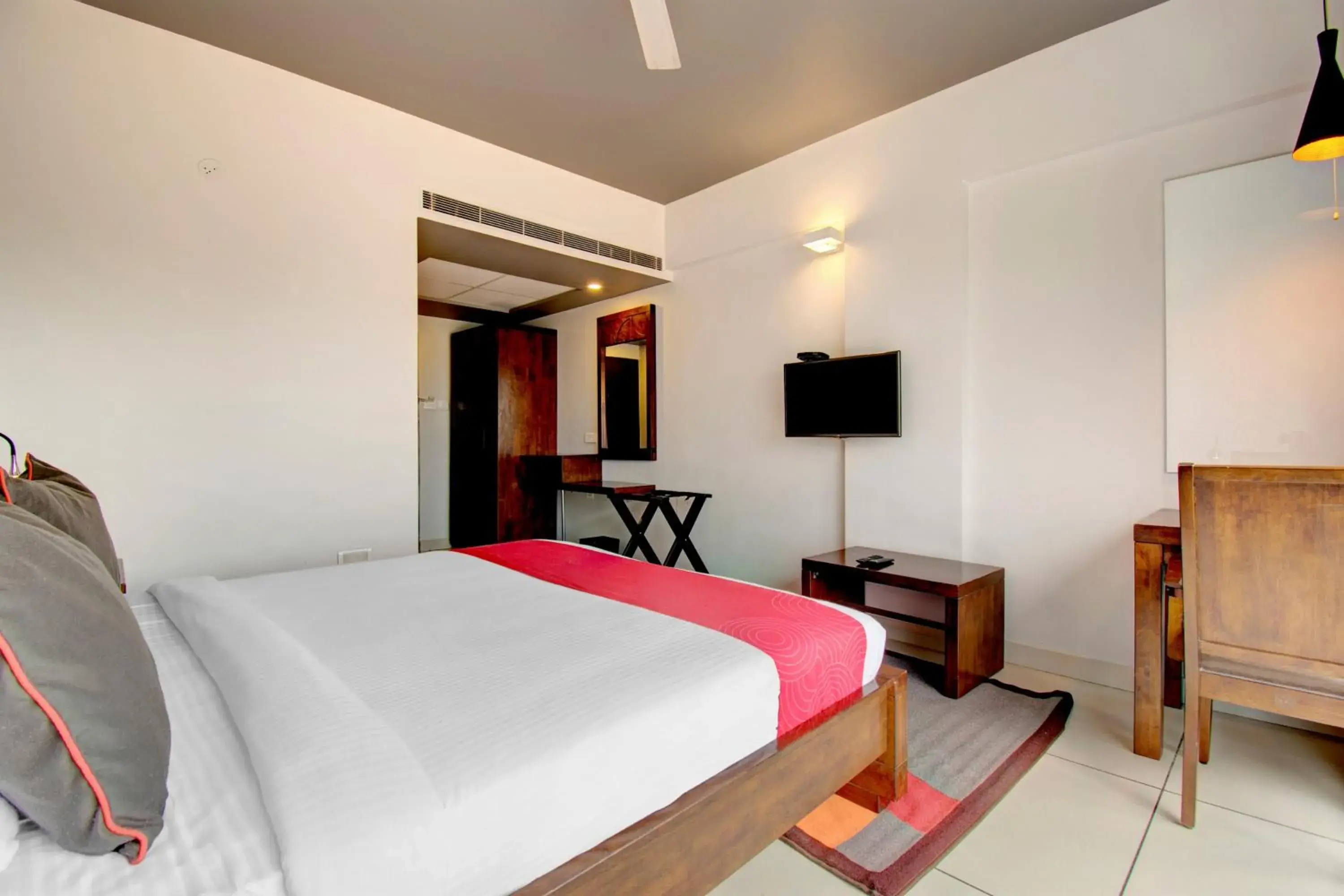 Bedroom, Bed in Super Townhouse Ulsoor Bedroom, Bed in Super Townhouse Ulsoor