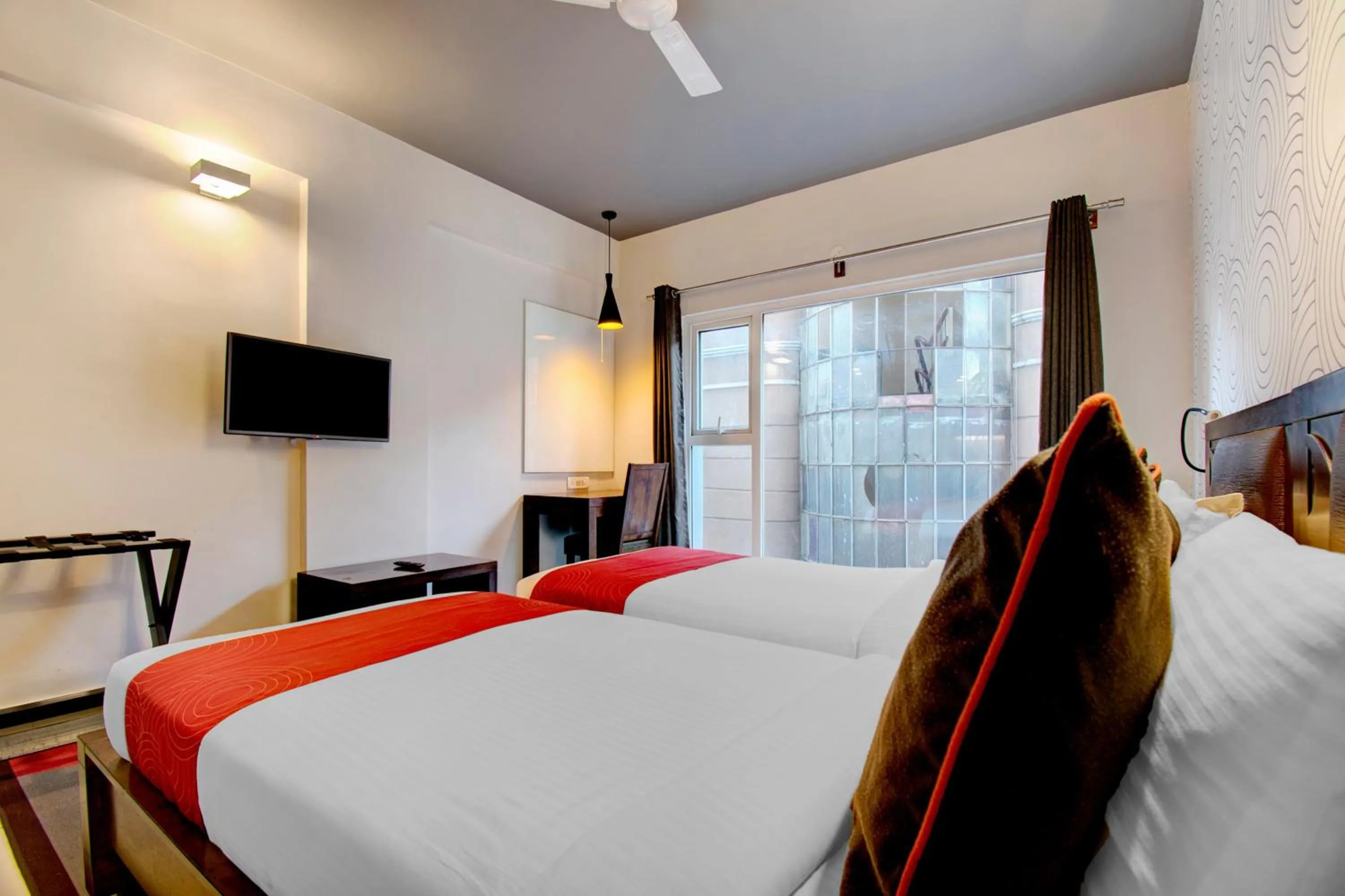 Bedroom, Bed in Super Townhouse Ulsoor