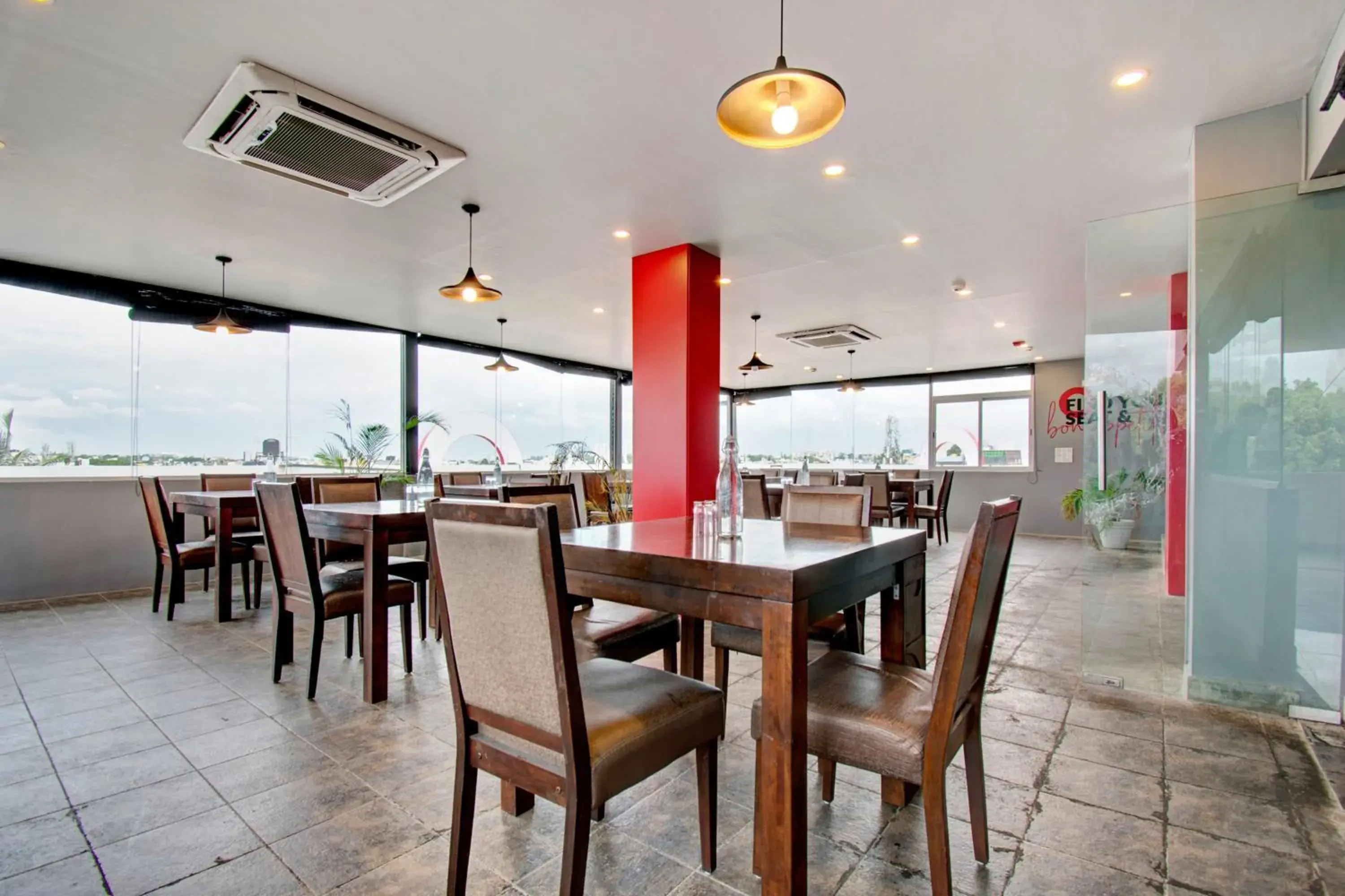Restaurant/places to eat in Super Townhouse Ulsoor Restaurant/places to eat in Super Townhouse Ulsoor