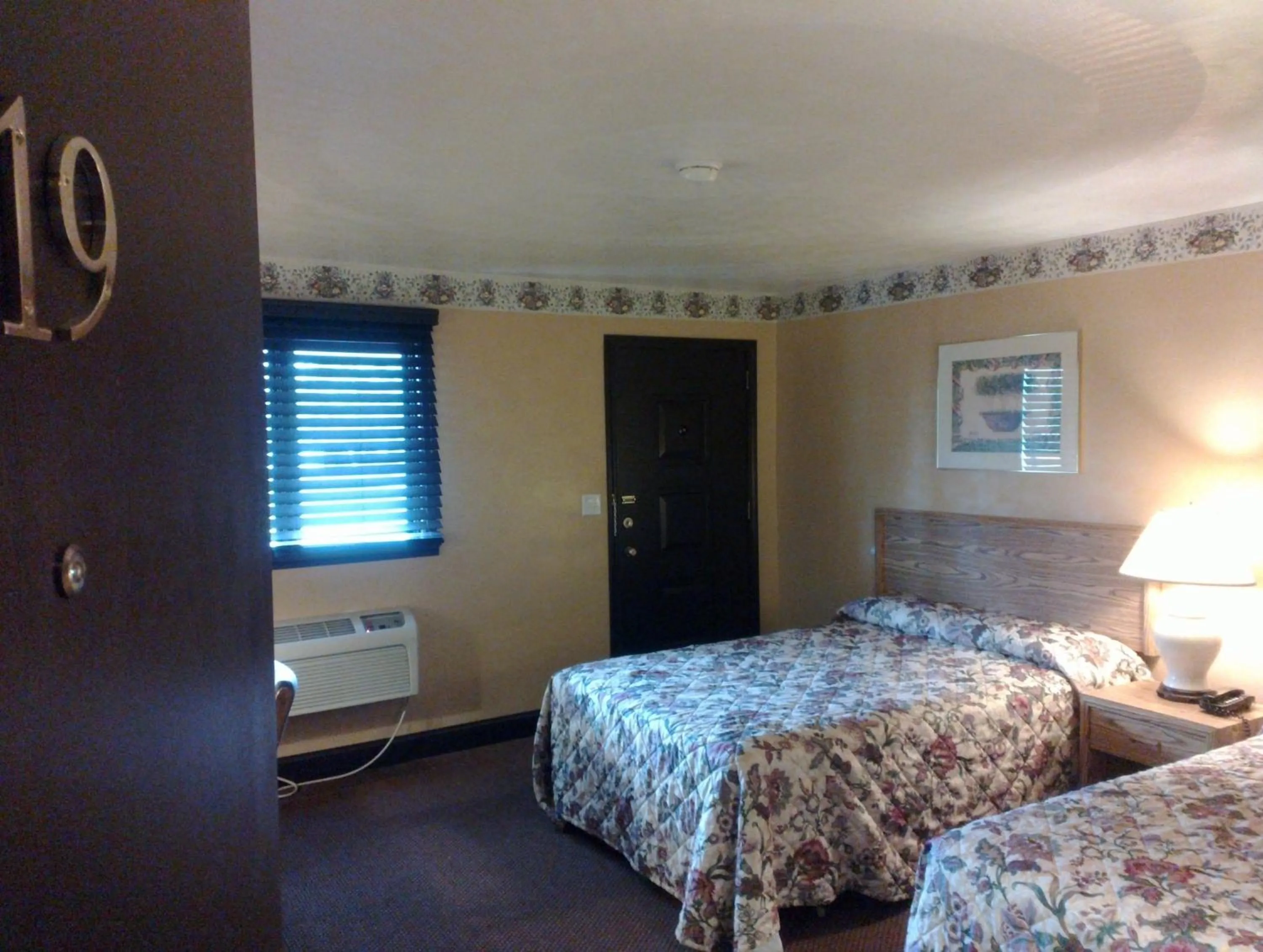 Colonial Inn Mercer-Grove City