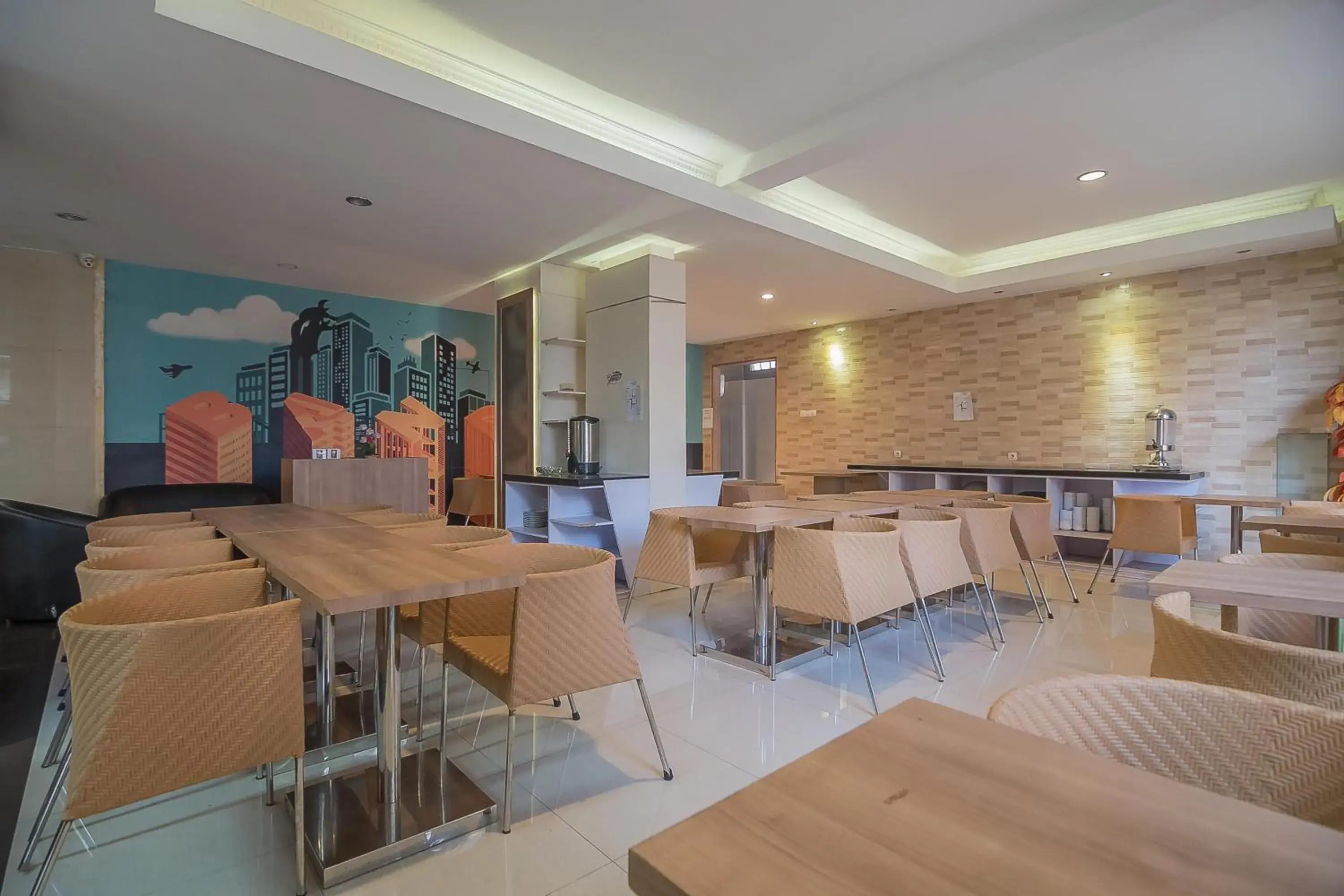 Buffet breakfast in RedDoorz At Hotel Arimbi Dewi Sartika Baru Buffet breakfast in RedDoorz At Hotel Arimbi Dewi Sartika Baru