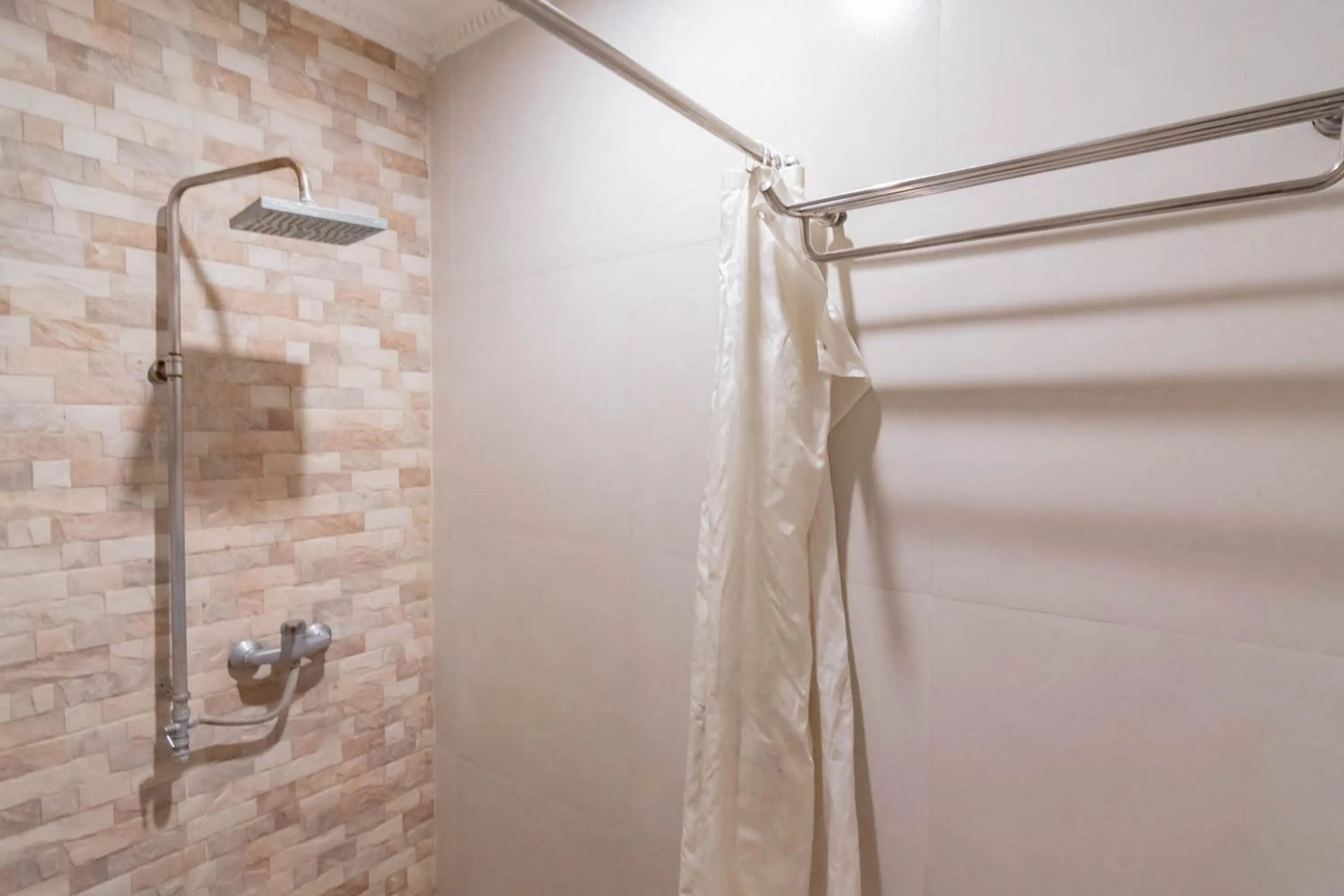 RedDoorz At Hotel Arimbi Dewi Sartika Baru