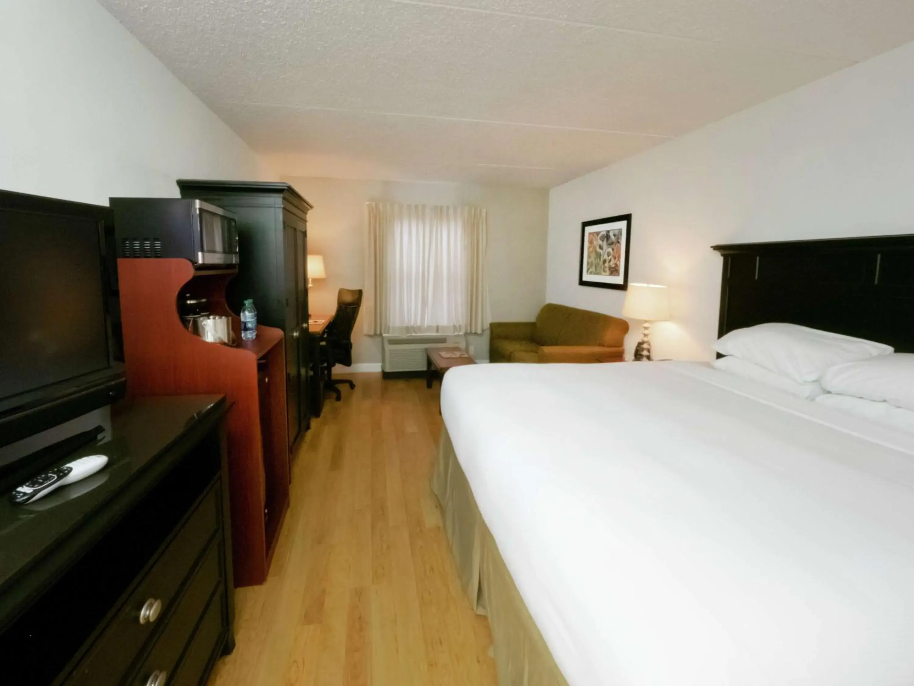 Bedroom, Bed in DoubleTree by Hilton Buffalo-Amherst Bedroom, Bed in DoubleTree by Hilton Buffalo-Amherst
