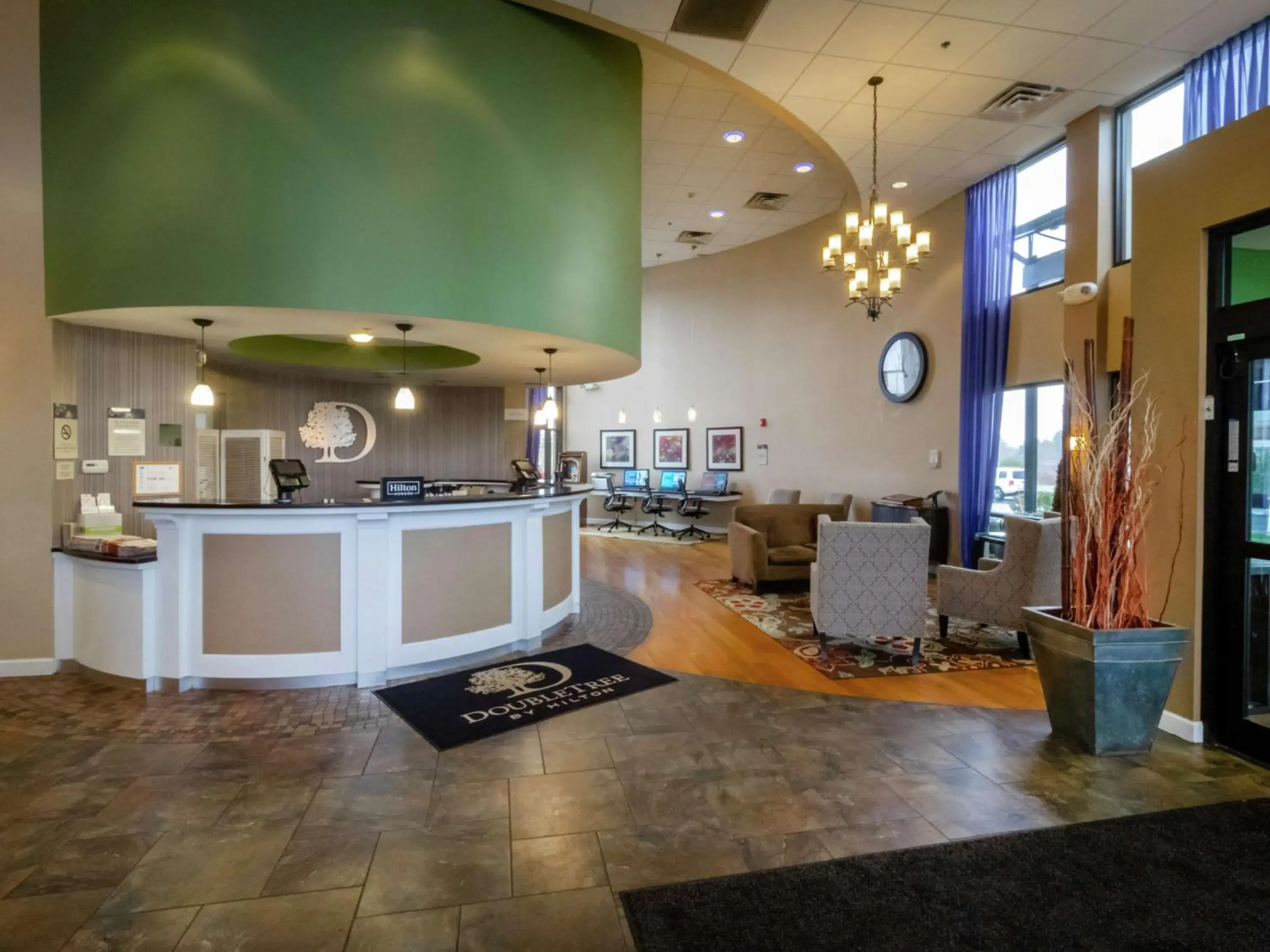 Lobby or reception in DoubleTree by Hilton Buffalo-Amherst Lobby or reception in DoubleTree by Hilton Buffalo-Amherst