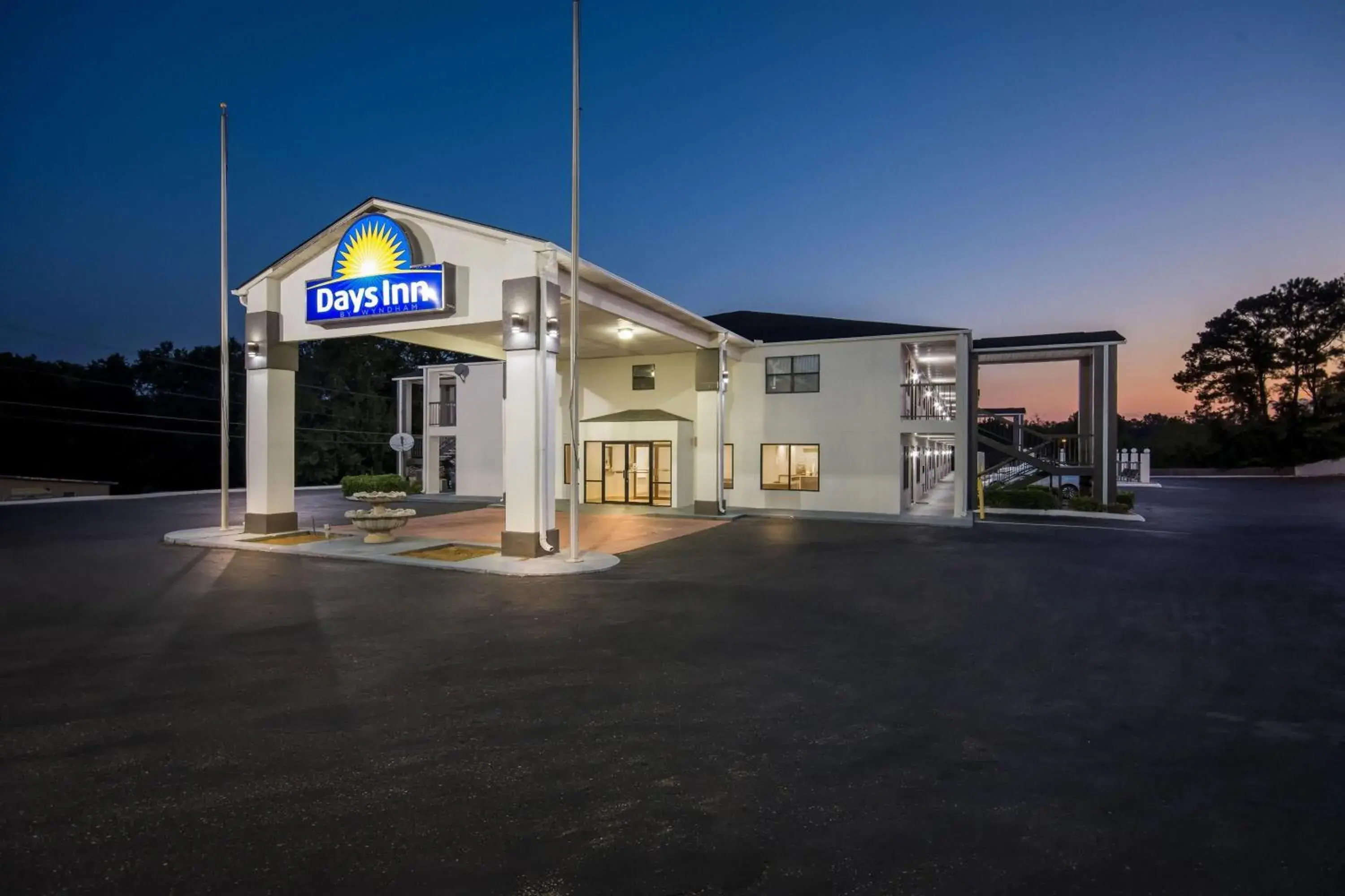 Property building in Days Inn by Wyndham Enterprise Property building in Days Inn by Wyndham Enterprise