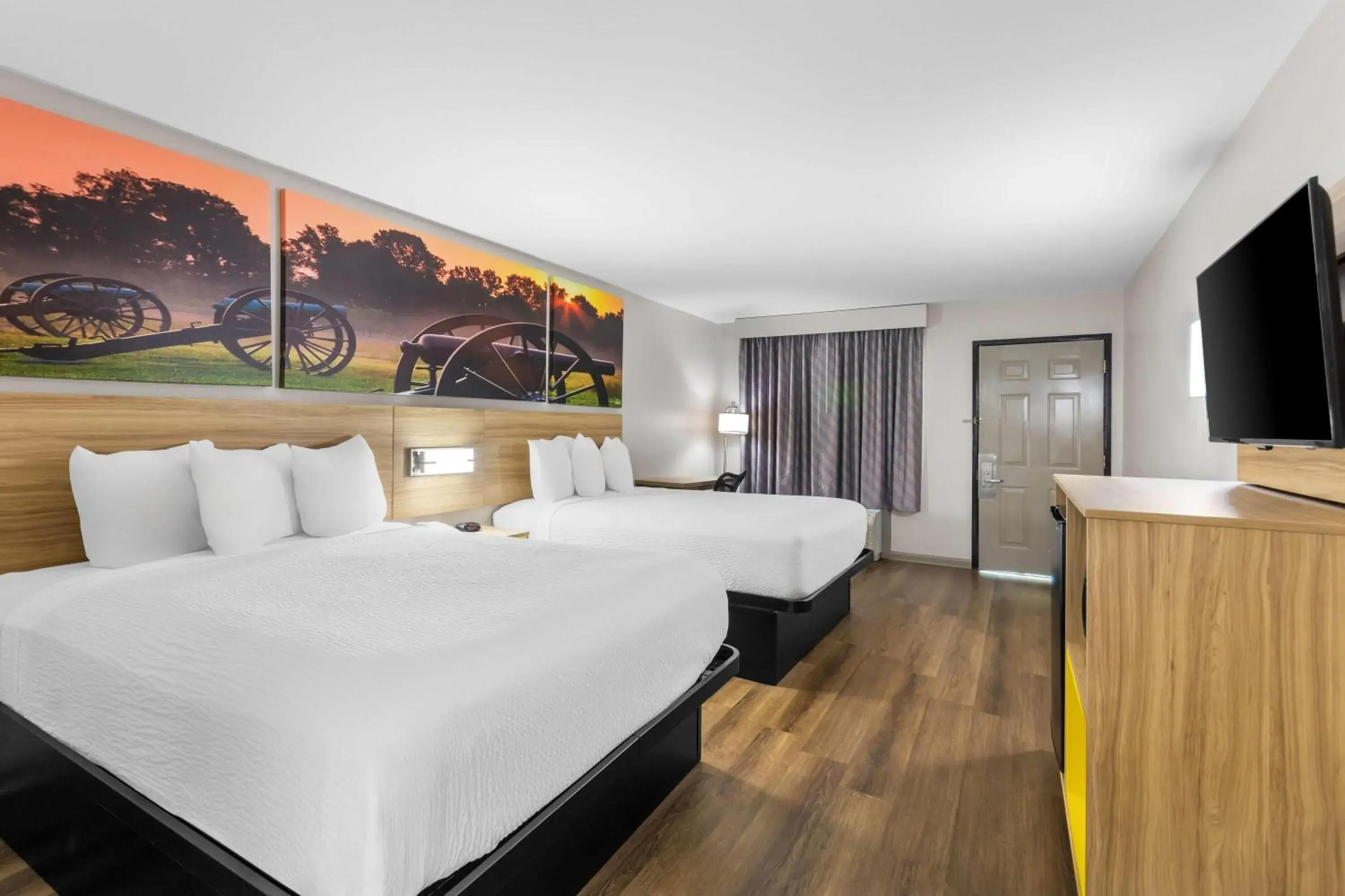 Bed in Days Inn by Wyndham Enterprise Bed in Days Inn by Wyndham Enterprise