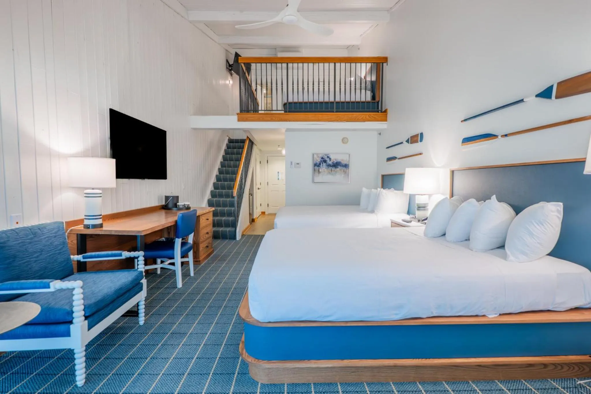 Photo of the whole room, Bed in Lake Lawn Resort