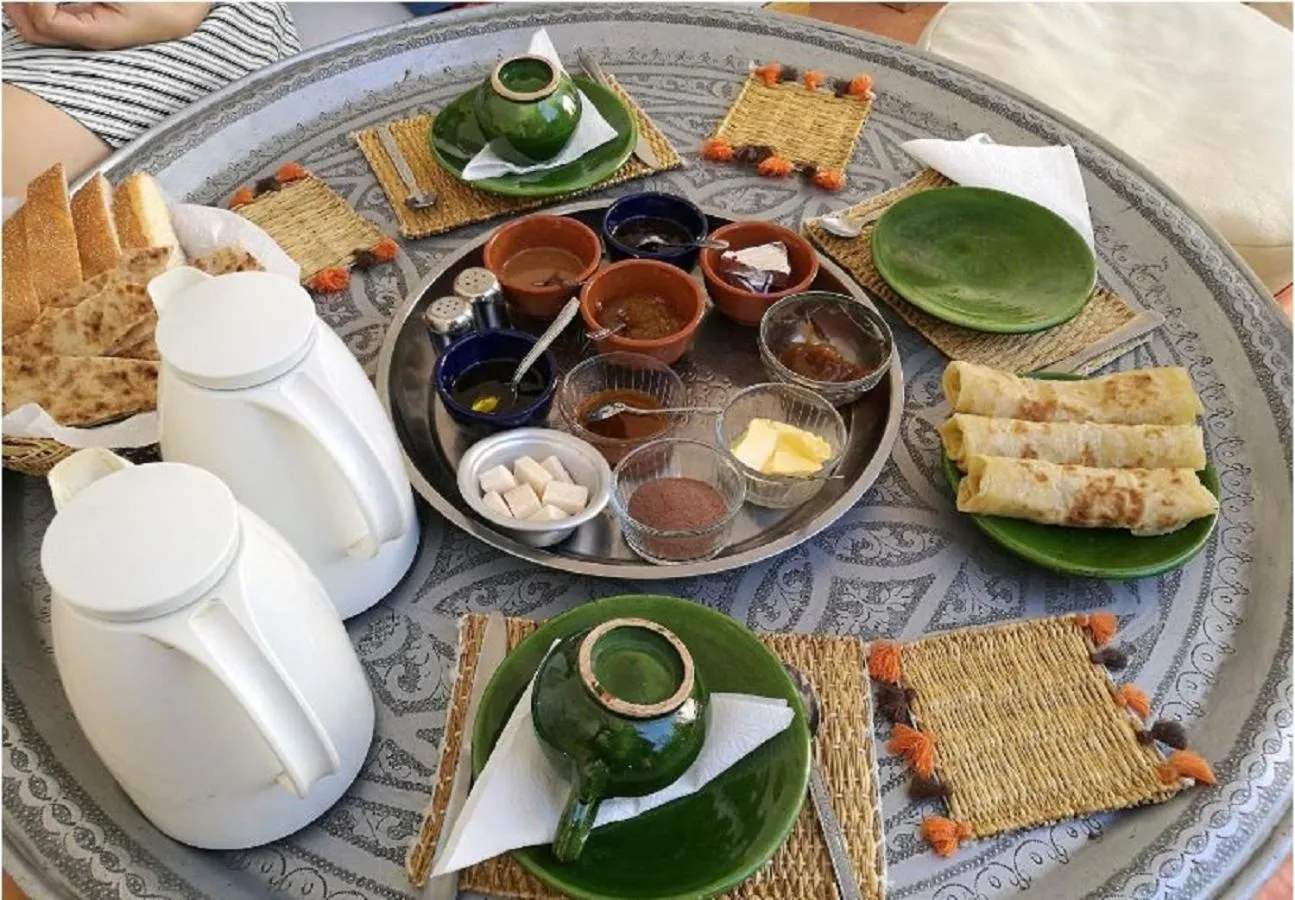 Breakfast in Maison d'hôtes Dar Farhana