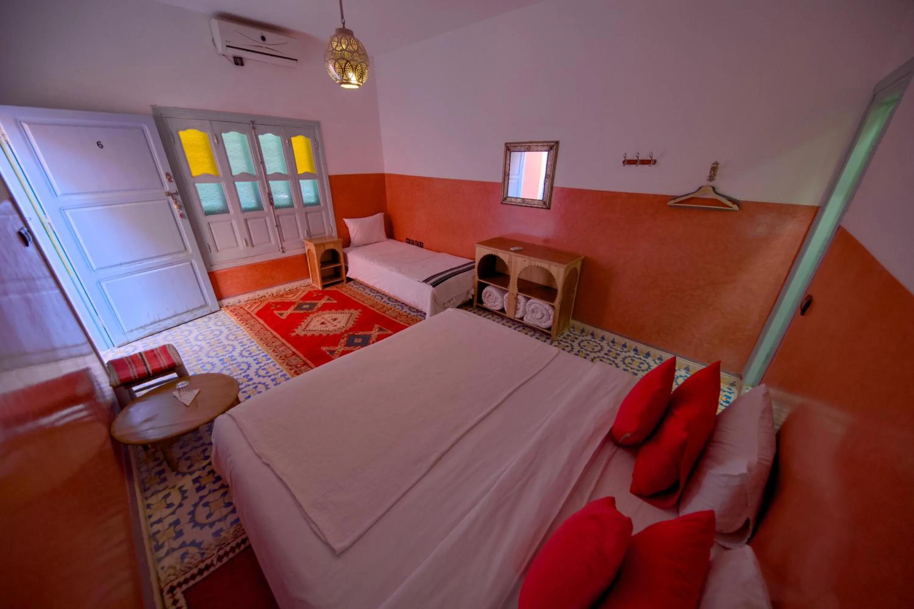 Bed in Maison d'hôtes Dar Farhana