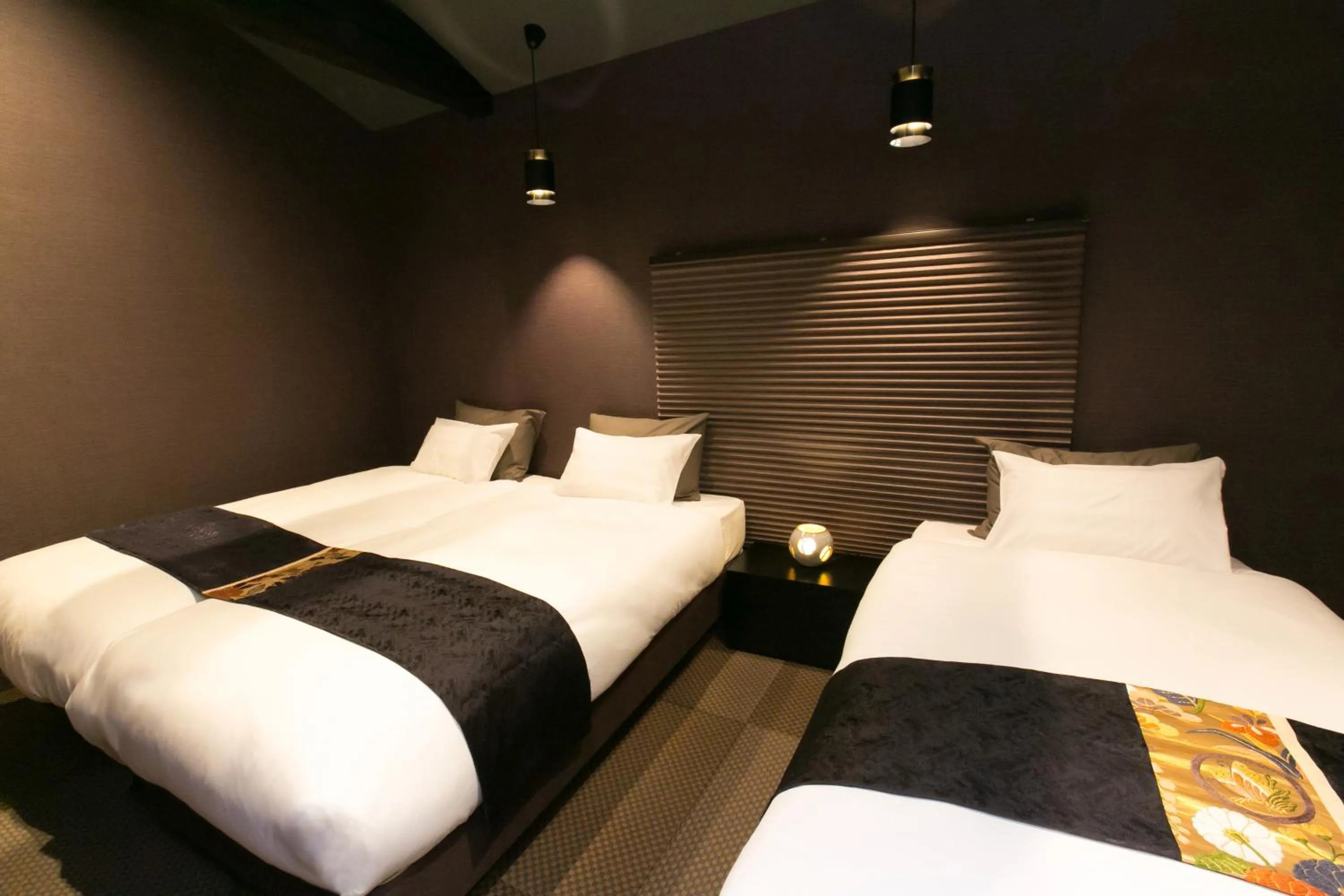 Bedroom, Bed in Hosta Toji Sakura