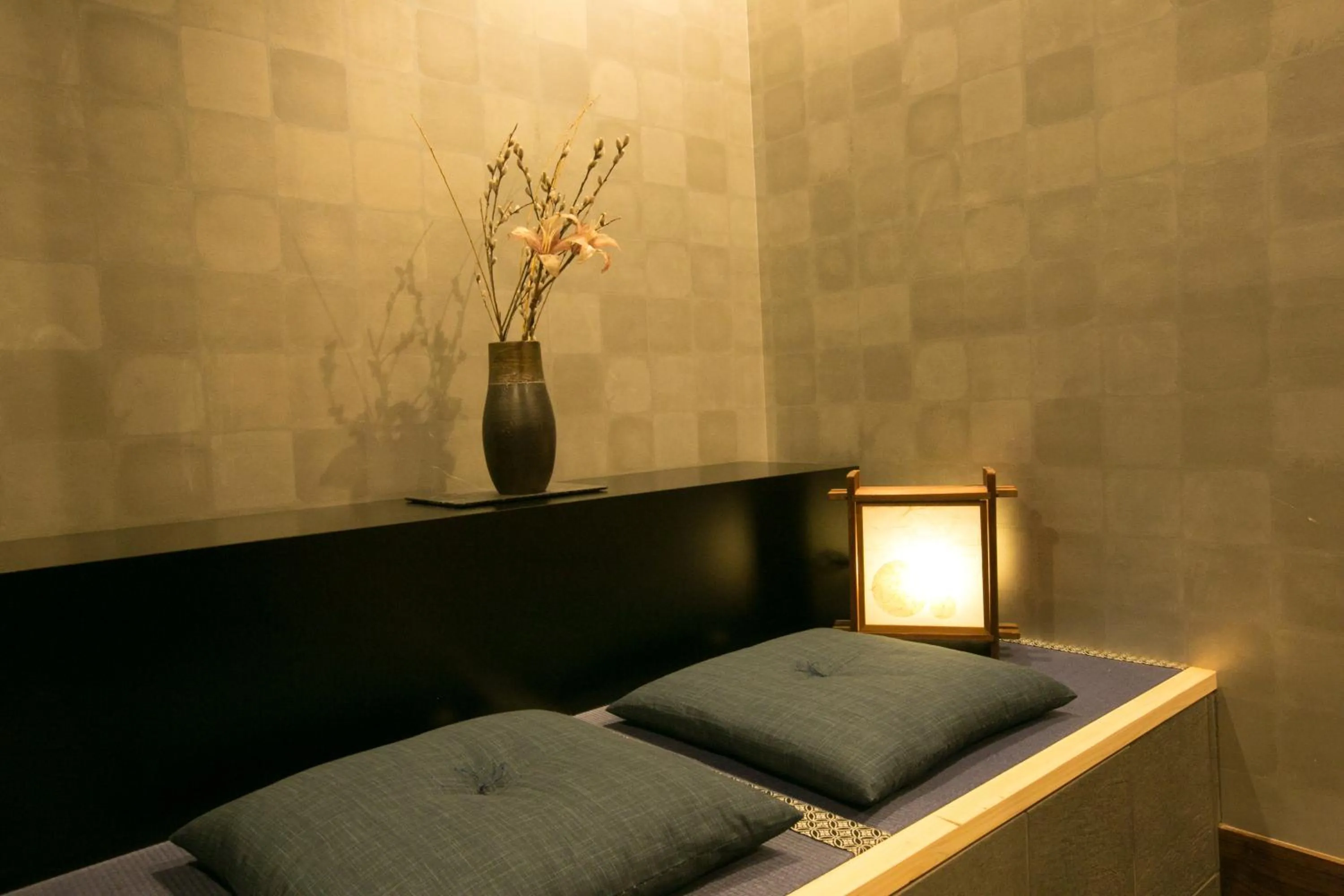 Decorative detail, Bed in Hosta Toji Sakura