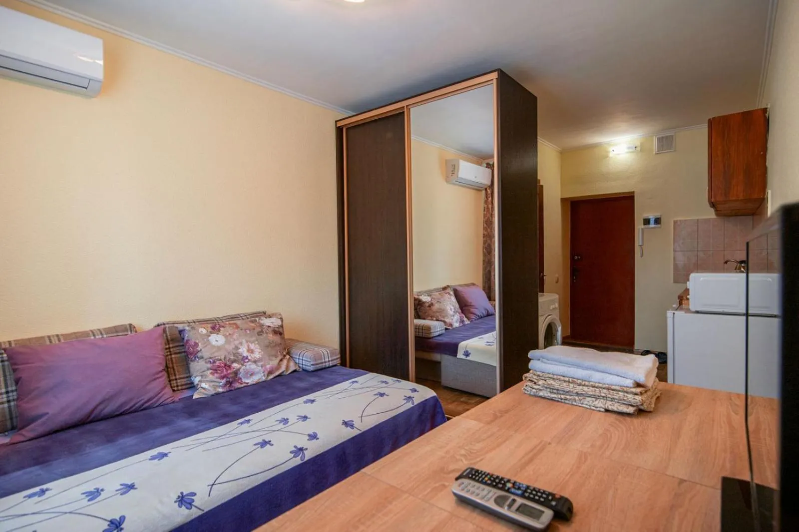 Bed in Apartment on Nauki Avenue